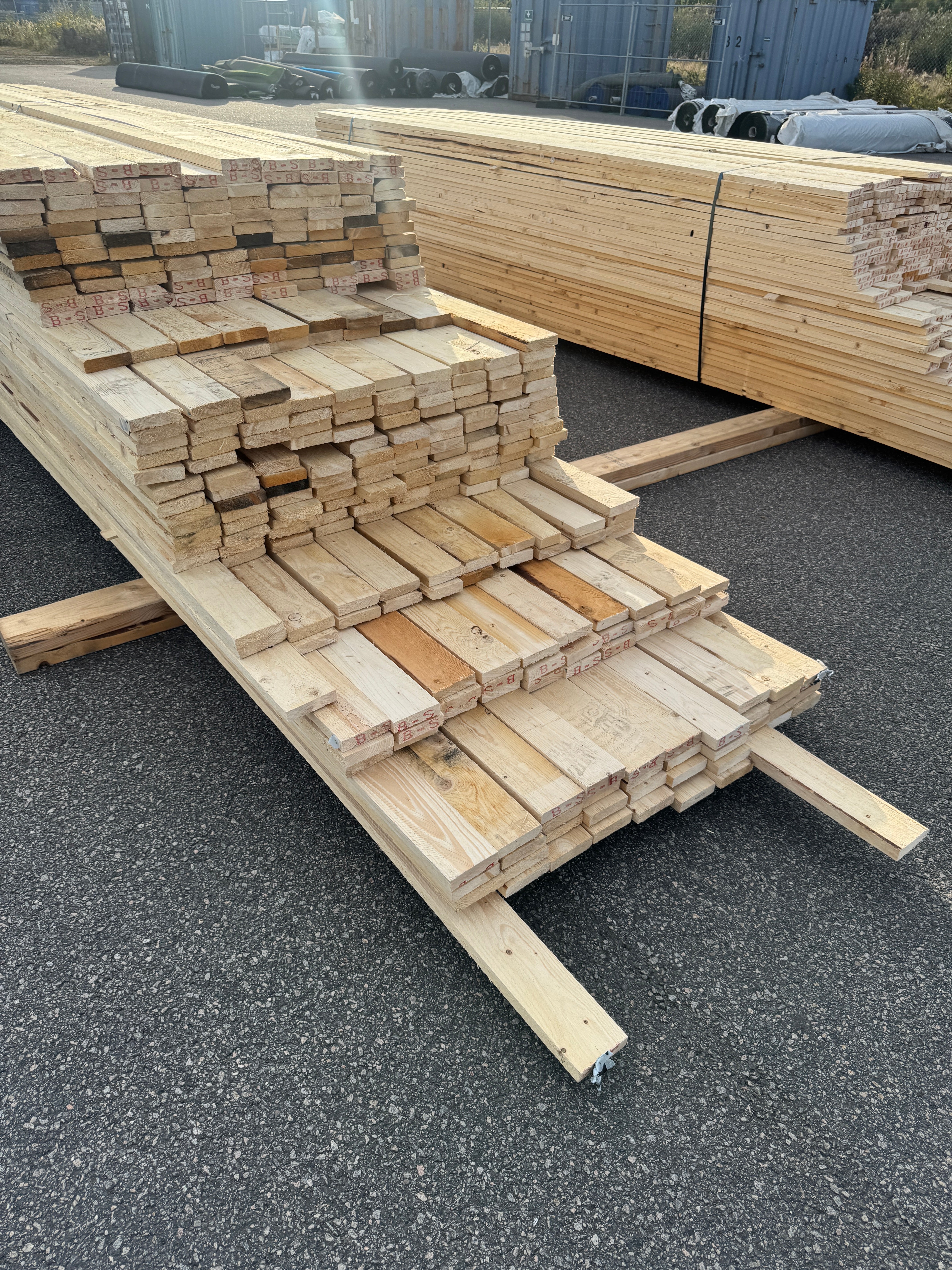 Paket Brädor 22x100mm Råsågad – 323 st (3,6–5,4 m, gran, obehandlad)