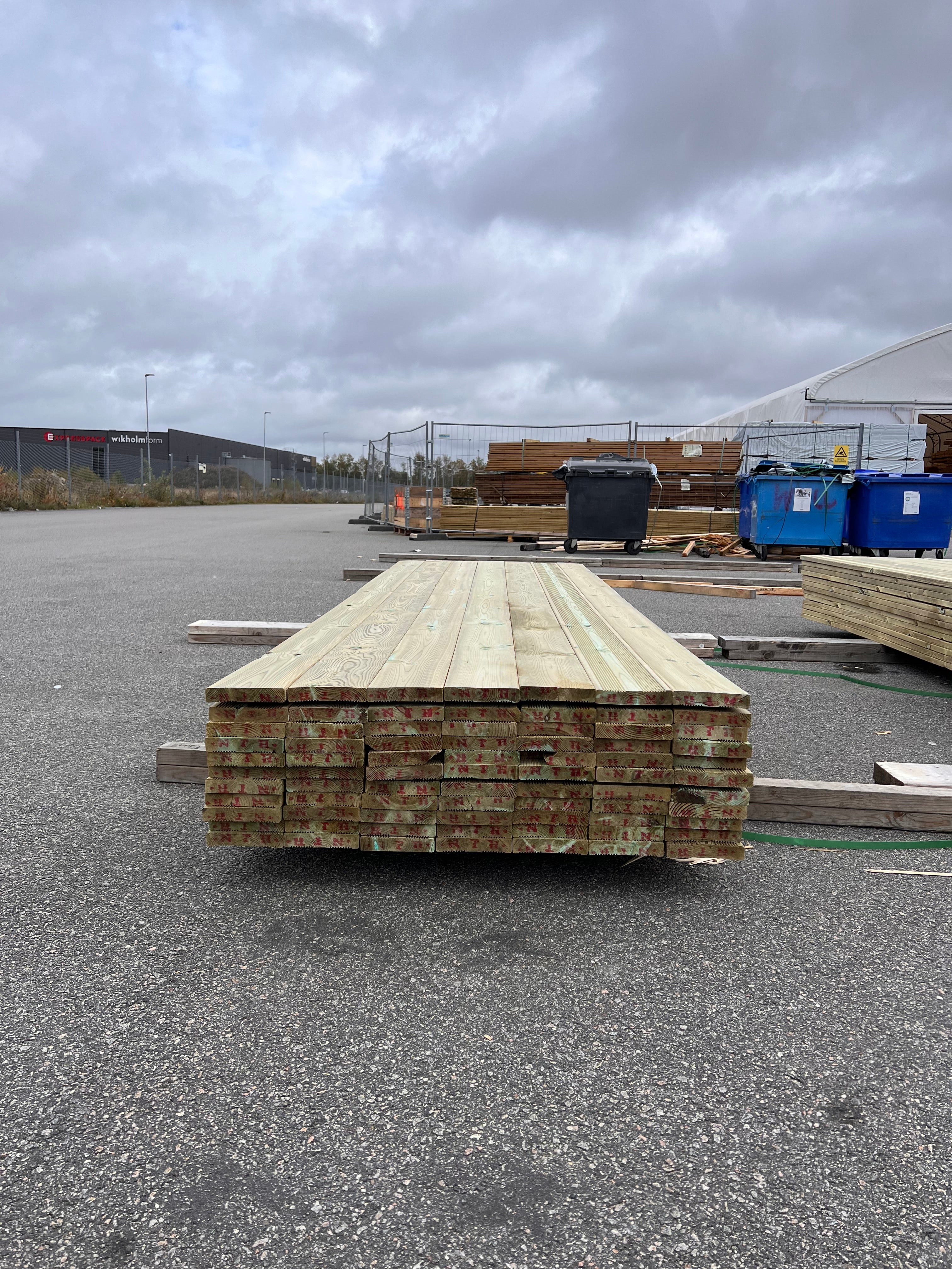 Tryckimpregnerad Rillad Trall 27x145 3,60 m – 77 st (B-sortering)