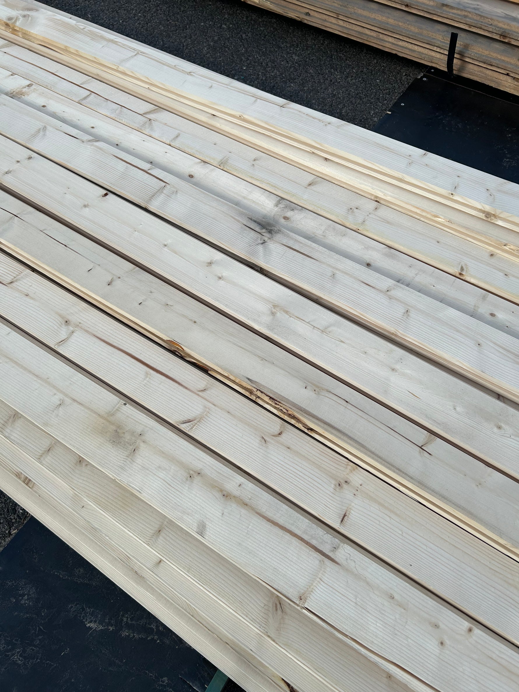 Paket Slätspont 28x95mm 3,90m 67st Gran