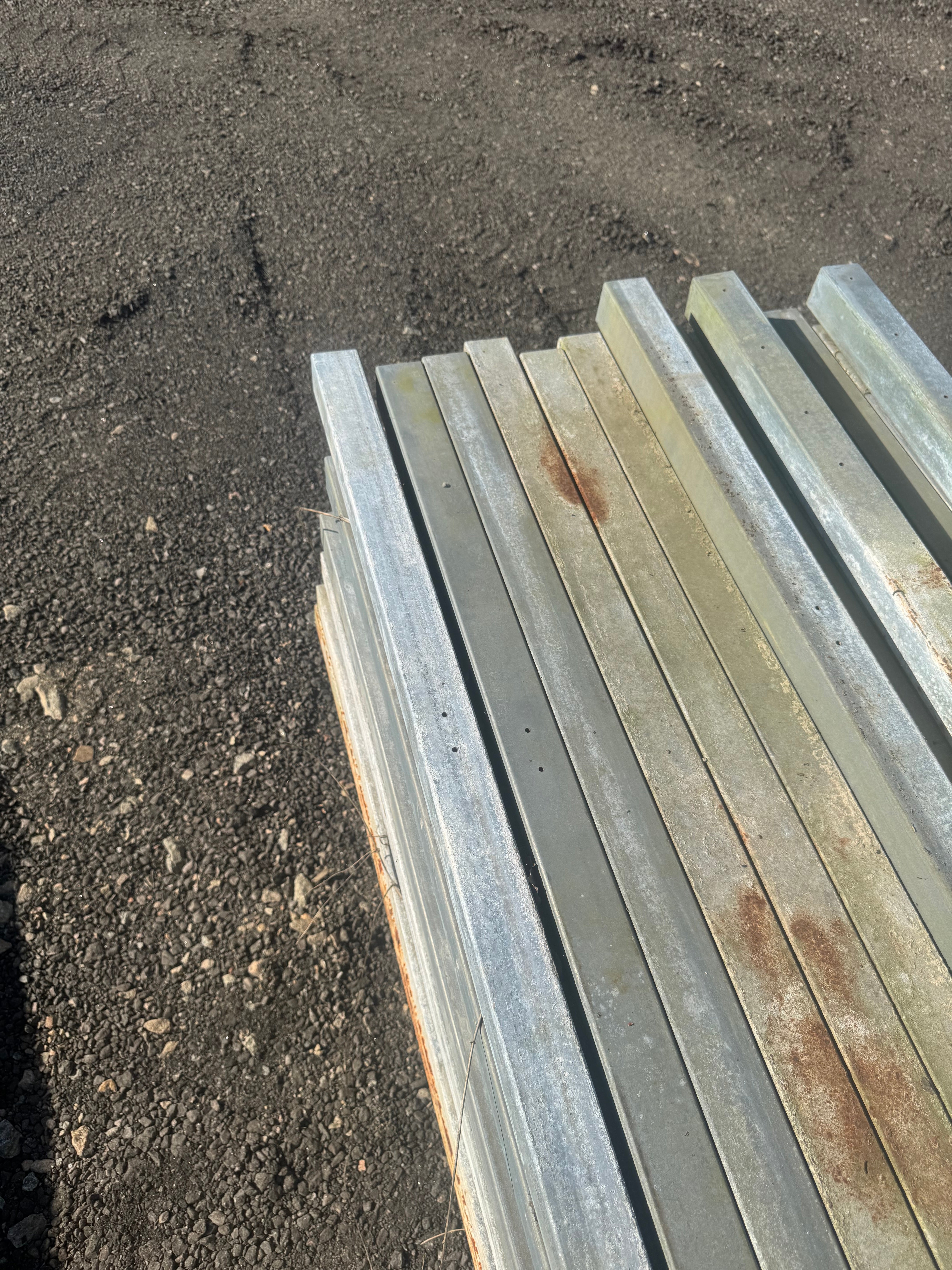 Staketstolpar 50x50mm rostiga 93st