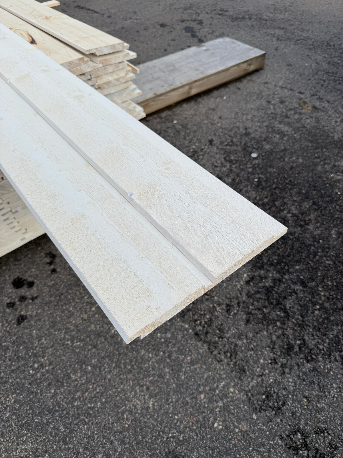Falsad Spårpanel 22x145mm 4,50m – Grundmålad (Säljs per styck)