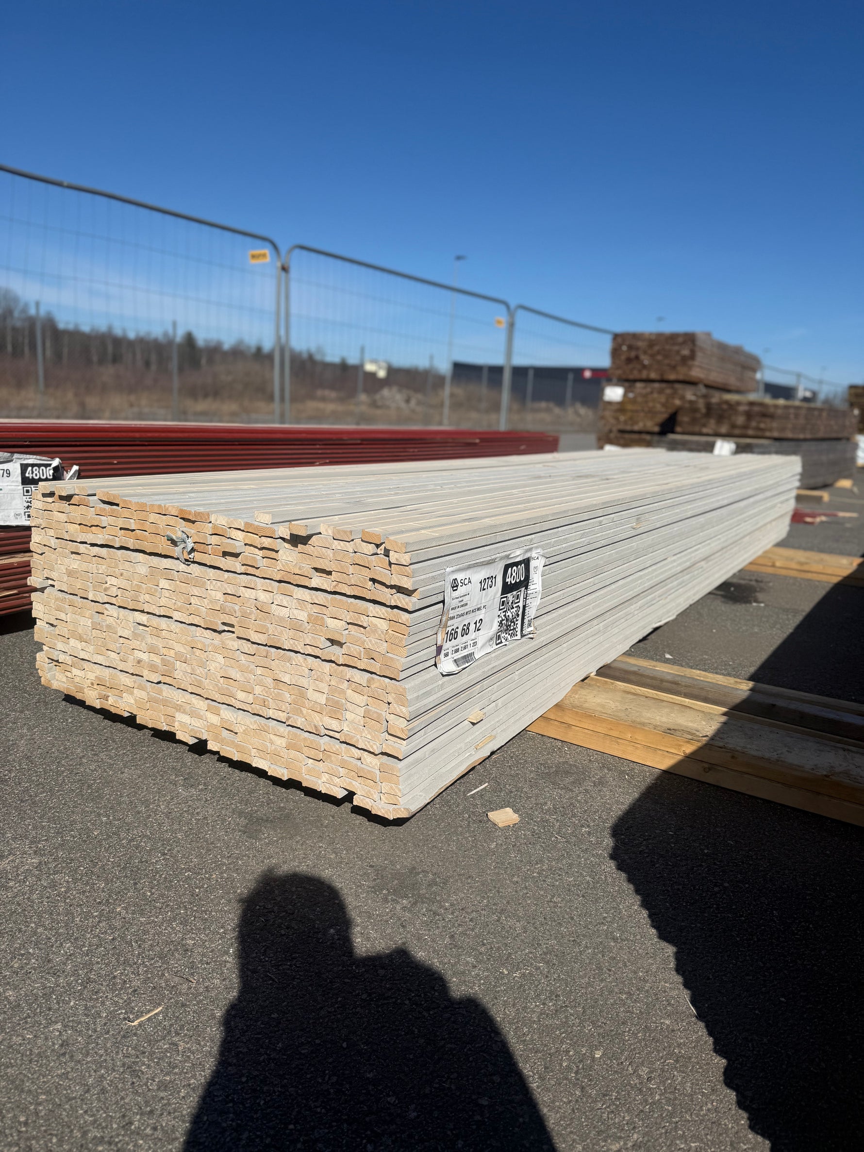 FÄRG? Paket lockläkt 22x45mm Gran MTO NCS mel Pc 4.80m 558st klibbig ljusgrå ingen färgkod - Spirec