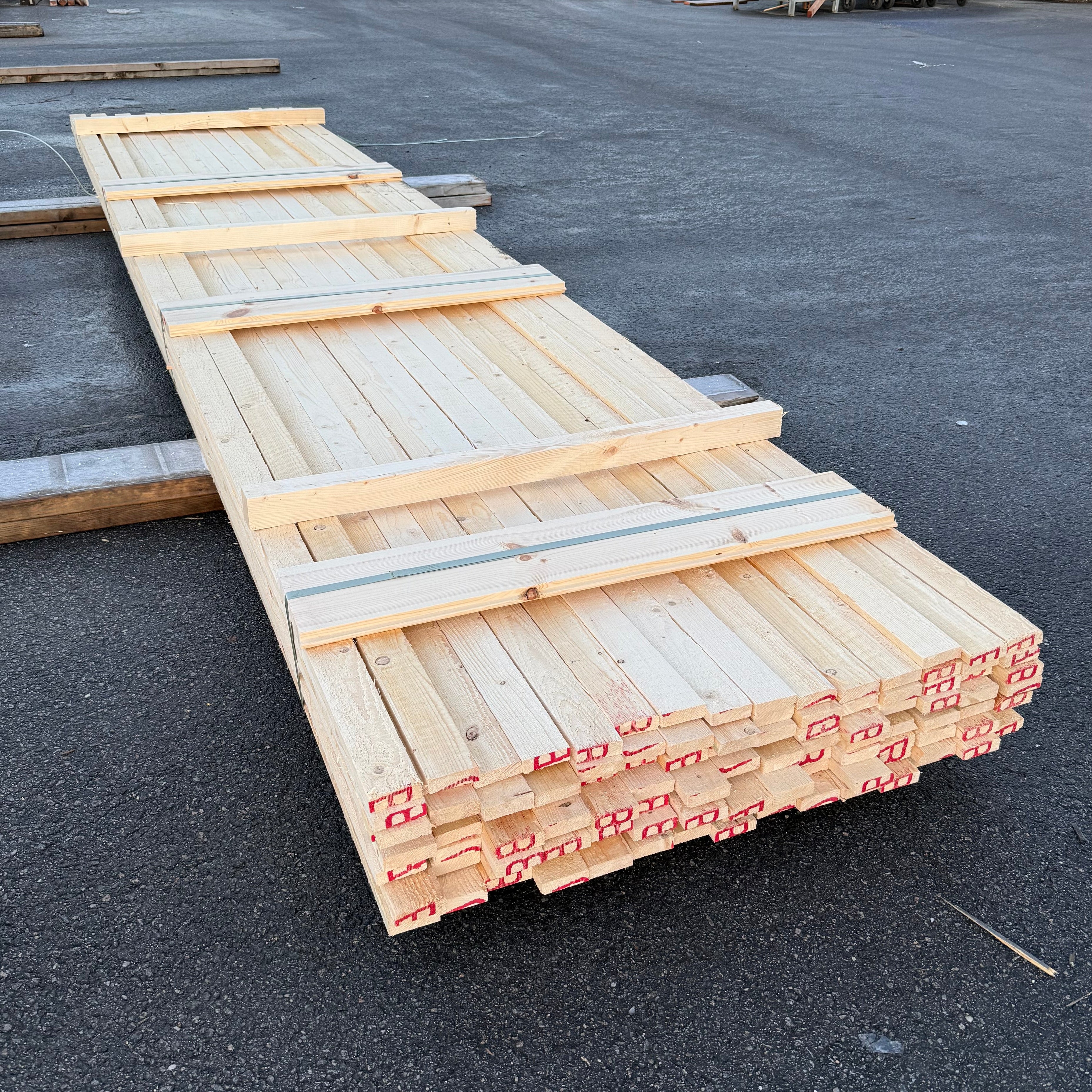 Paket Brädor 19x63mm – 110 st (4,80 m, gran, ohyvlad/råsågad)