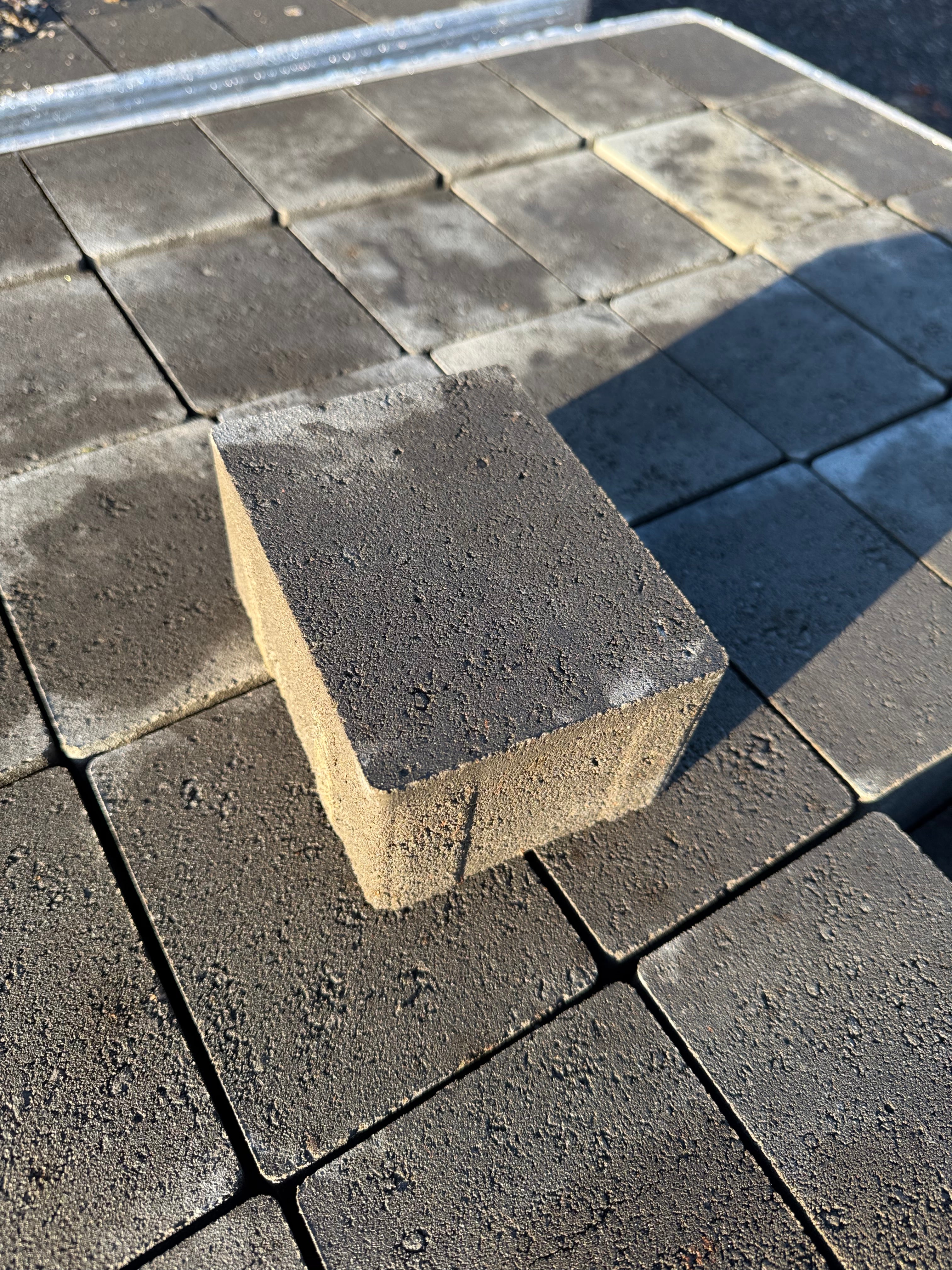 Scala 105x140x70 mm – Antracit 170 kr/kvm (2,5 kr/sten)