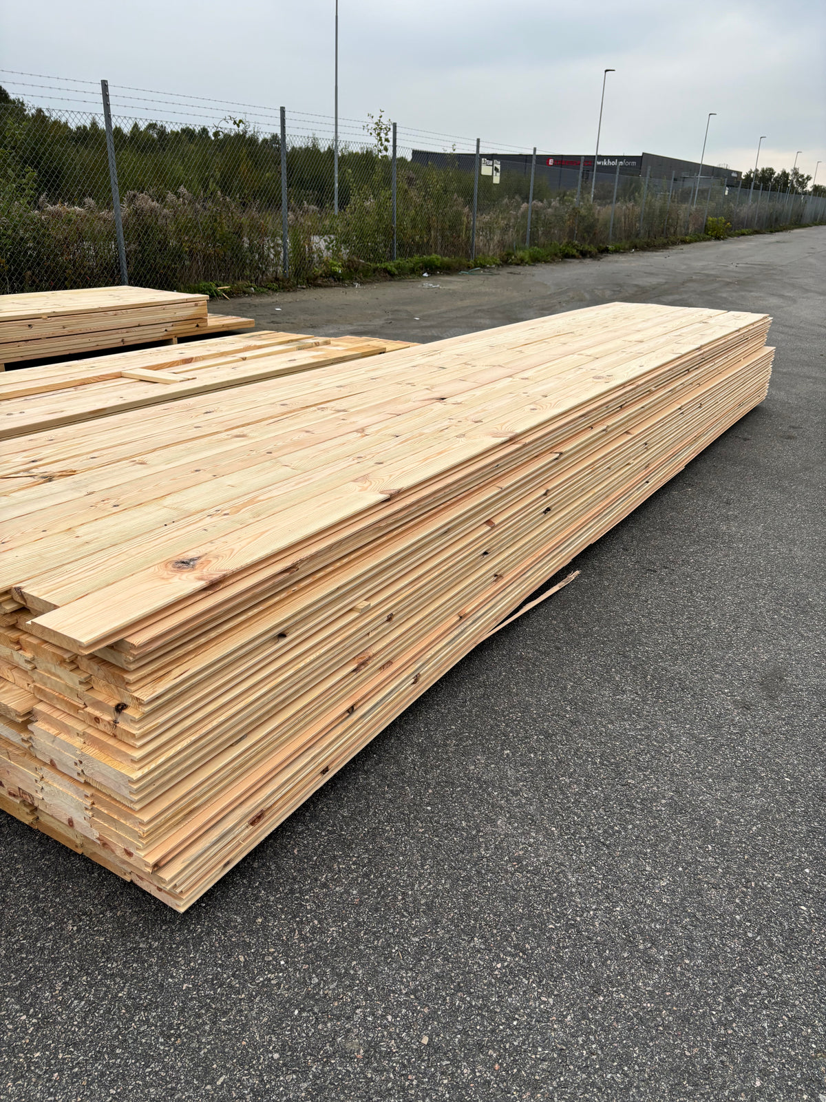 Paket Spontade Furu Brädor 27x145mm 5,40m – 152st (Andra Sortering)