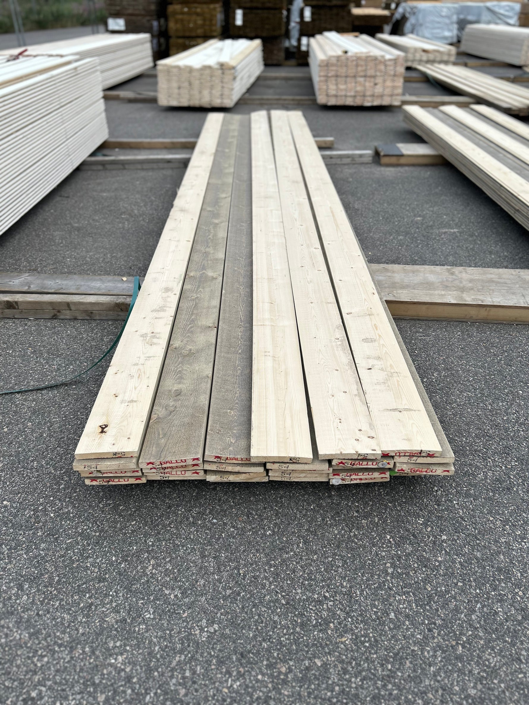 Paket Finsågade Brädor 22x170mm 5,40m 28st Lasyr