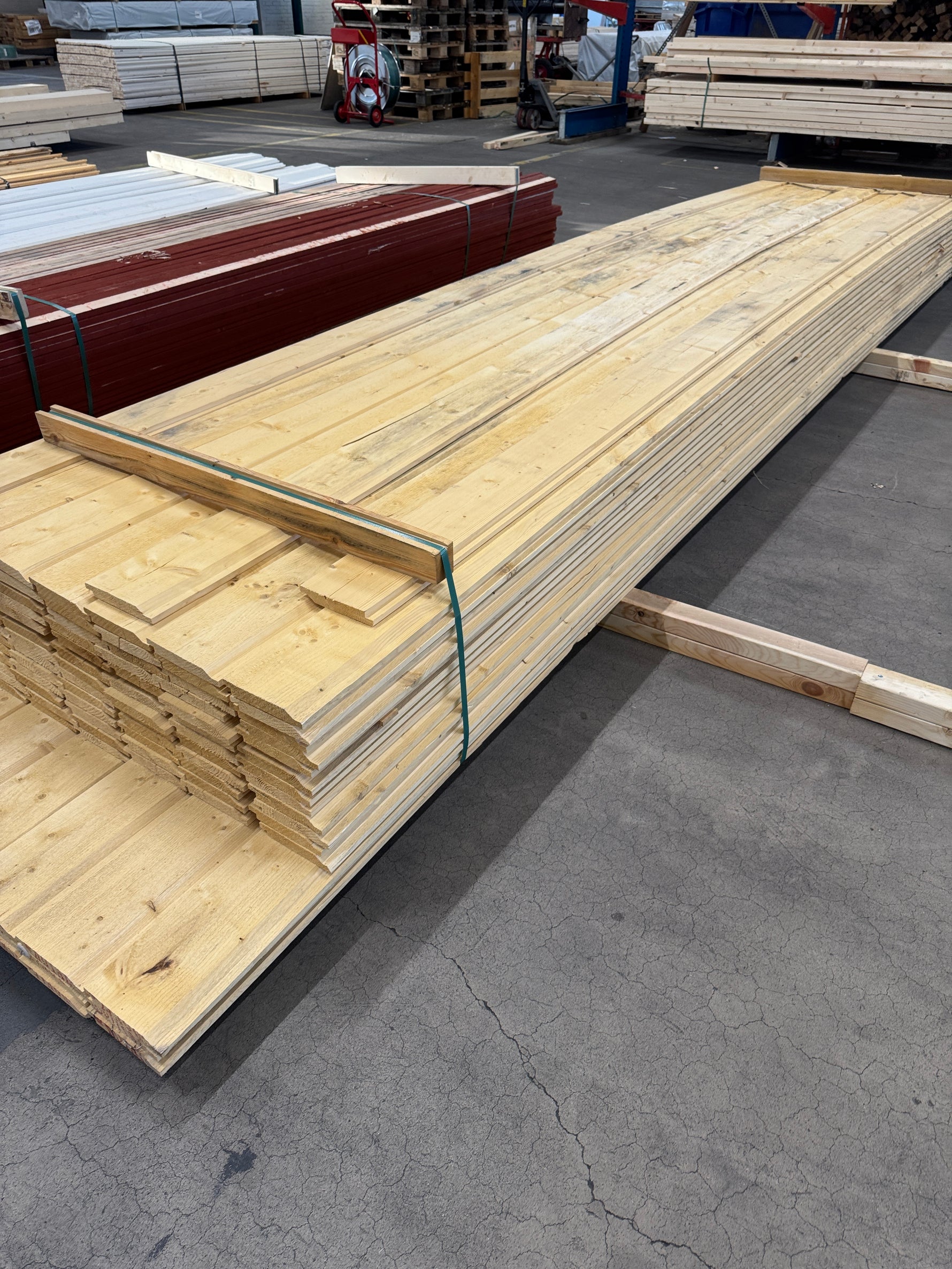 Paket Ytterpanel 22x145mm 4,80–5,40m – 110 st Vattenskadat
