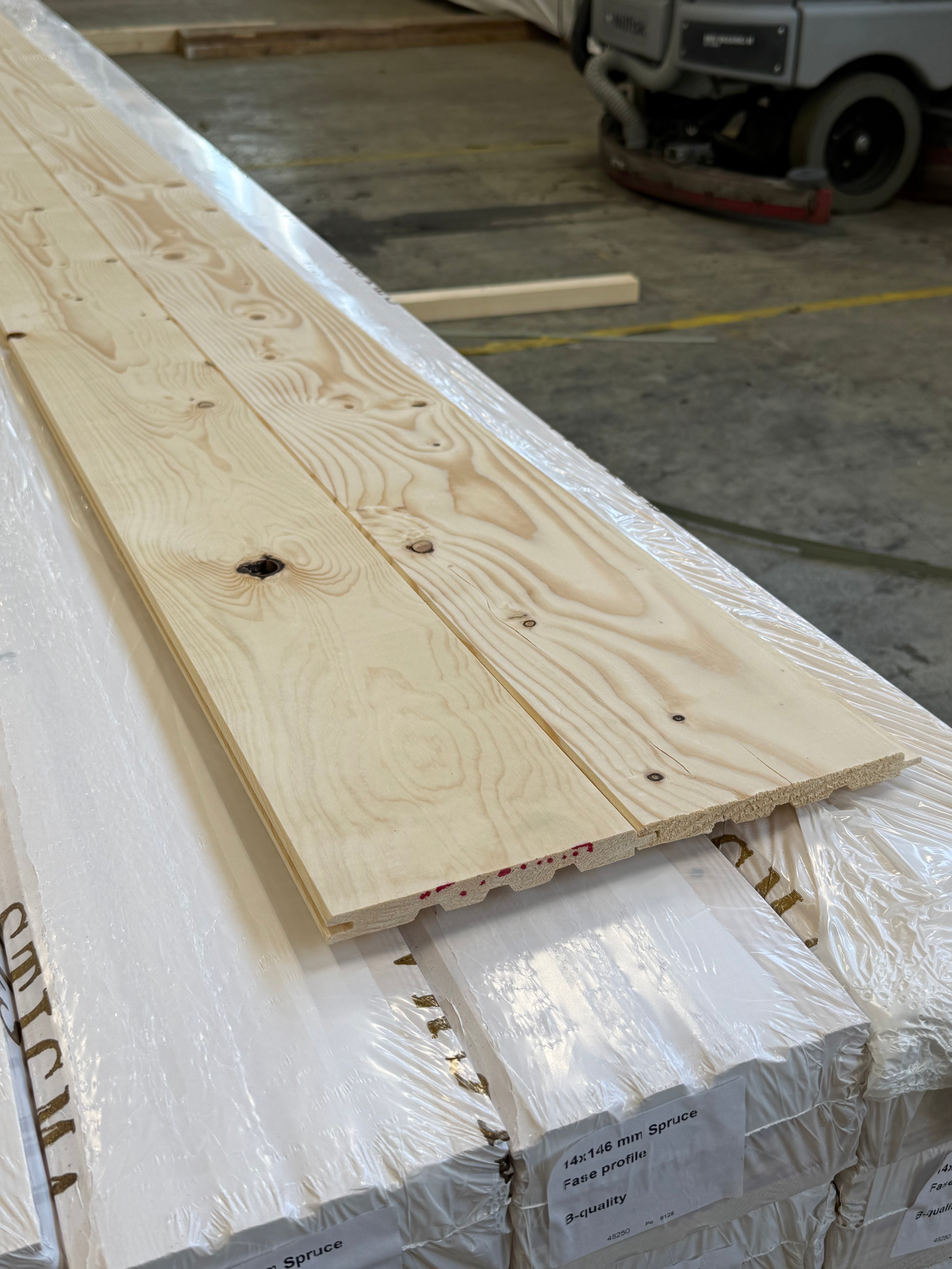 Innerpanel Fasspont 13,5x145mm – B-sortering (Gran, Obehandlad)