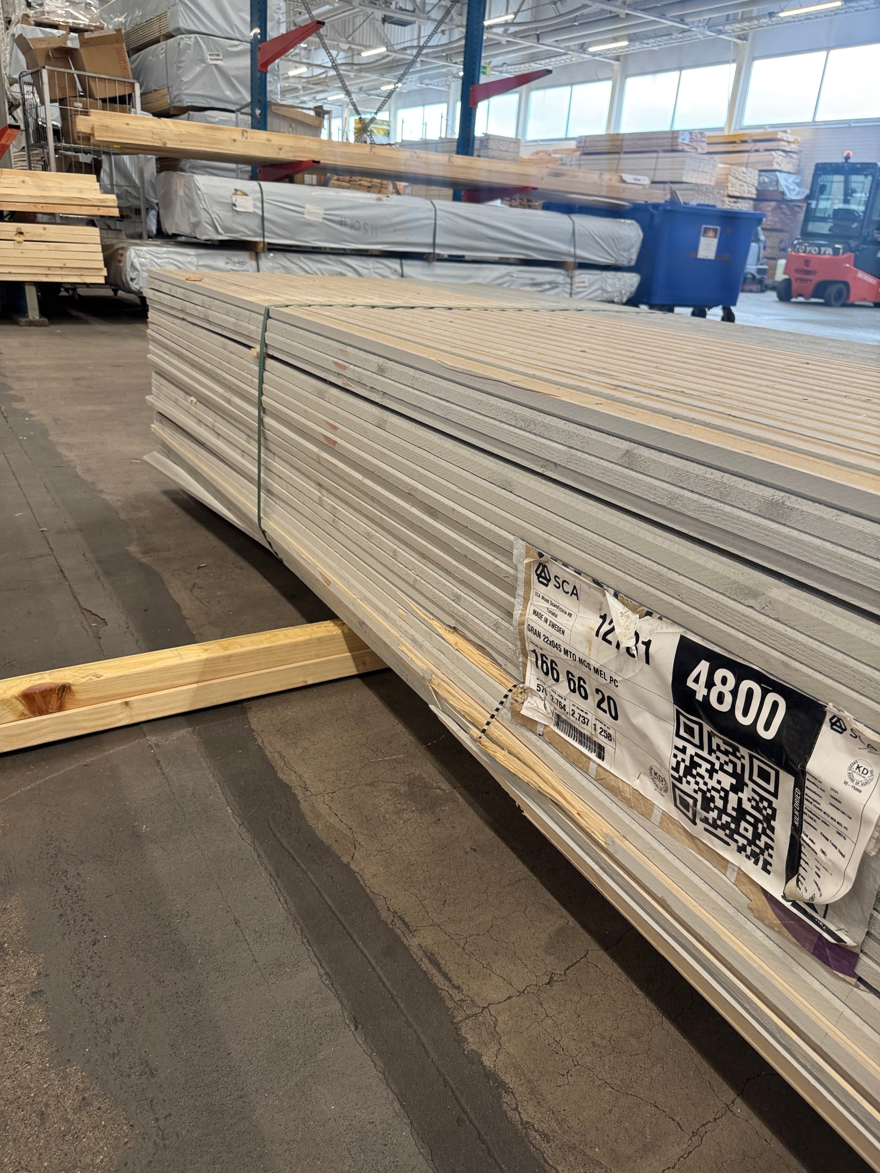 Paket Finsågad Fasadläkt 22x45mm 4,80m – 576 st Grå