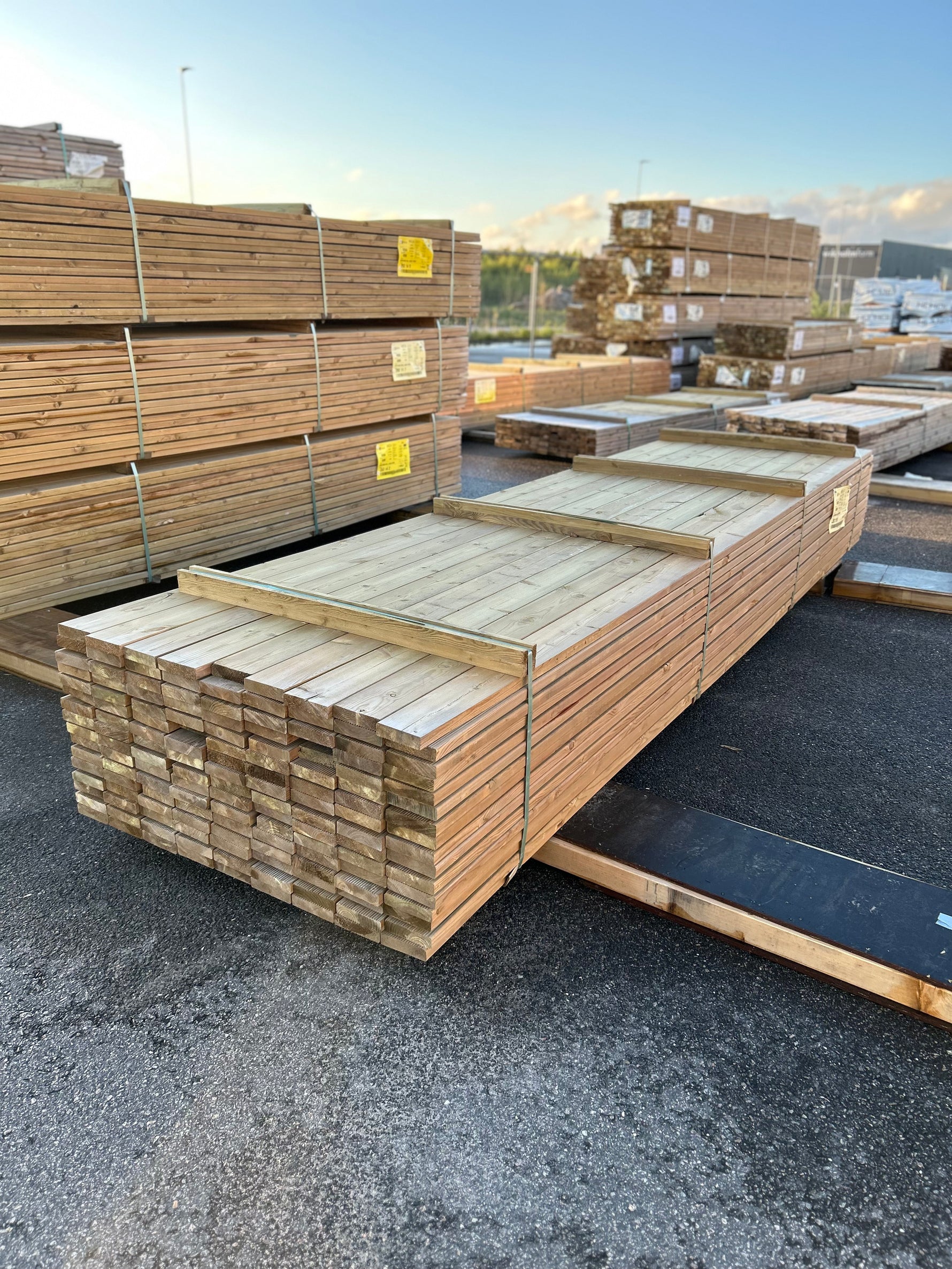 Paket Tryckimpregnerad Rillad Trall 28x120mm, 144st 4.20m