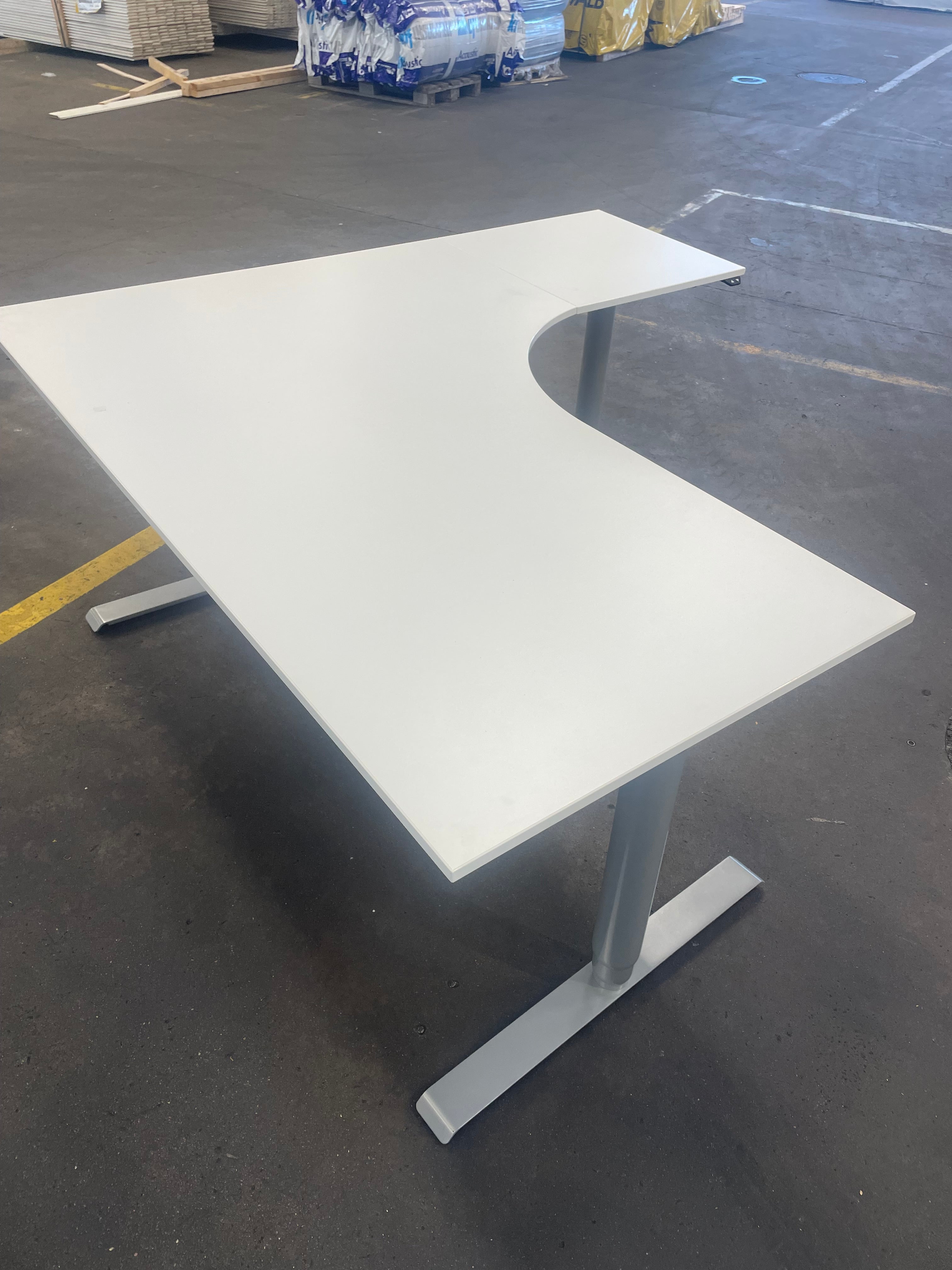 Skrivbord elektriskt höj och sänkbart