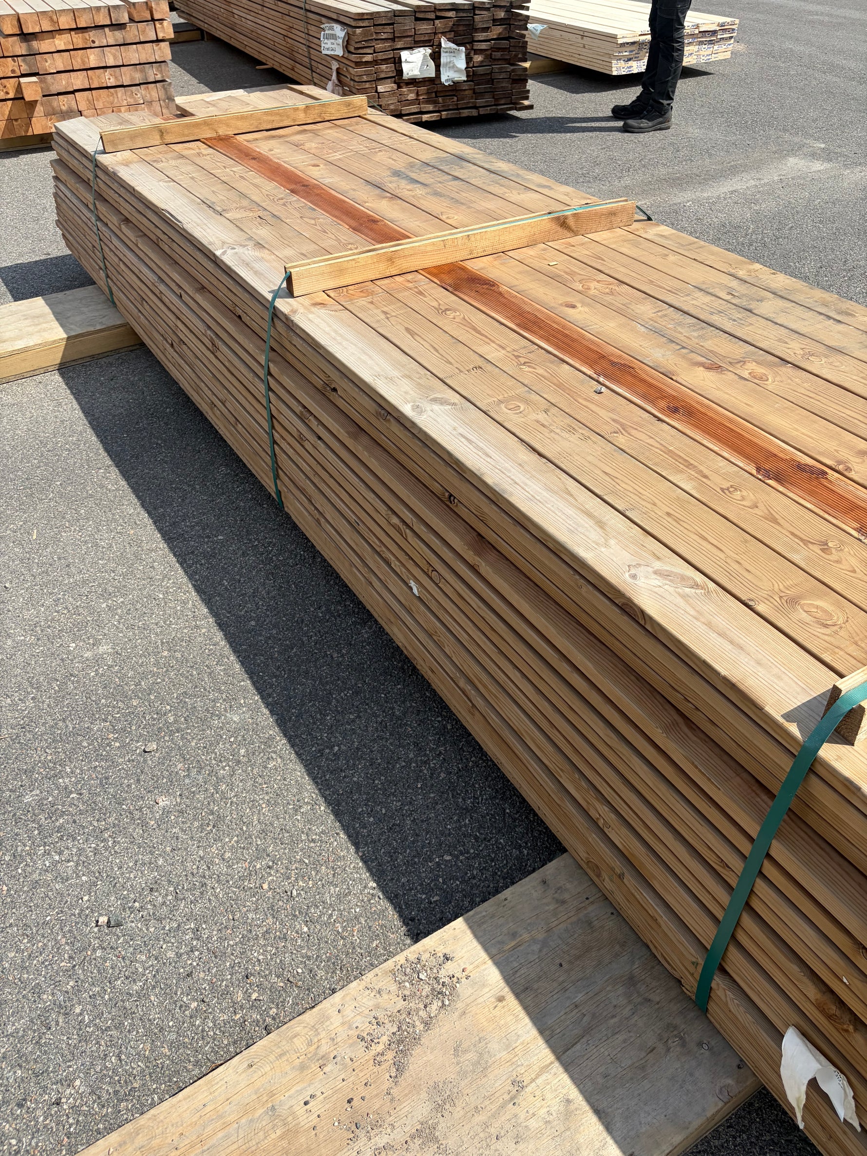 Paket Brunimpregnerad Trall 28x120 Rillad, 144st 4,20m