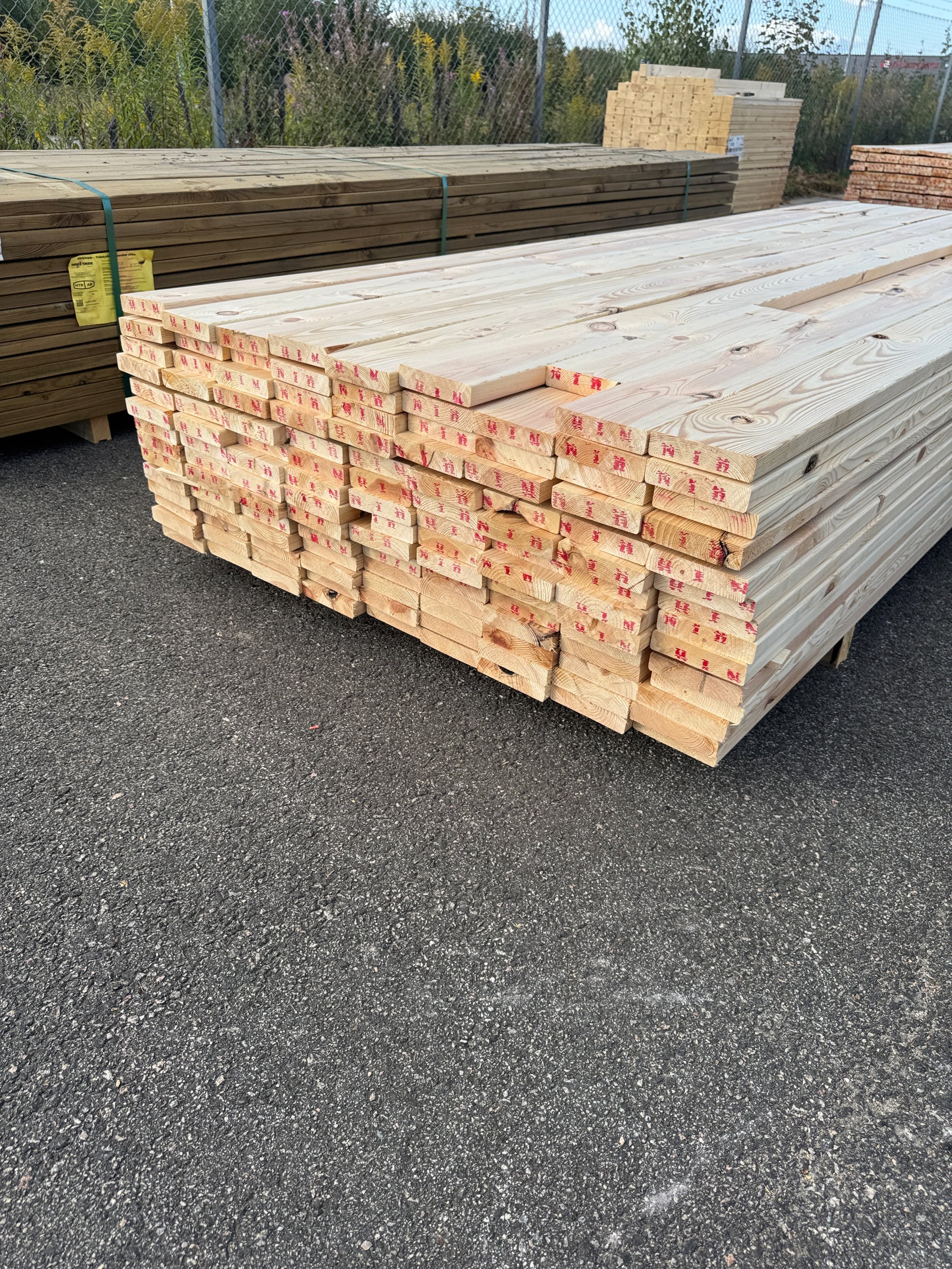 Paket Hyvlad 28x120 – 125st – 3.00 m – ANDRASORTERING