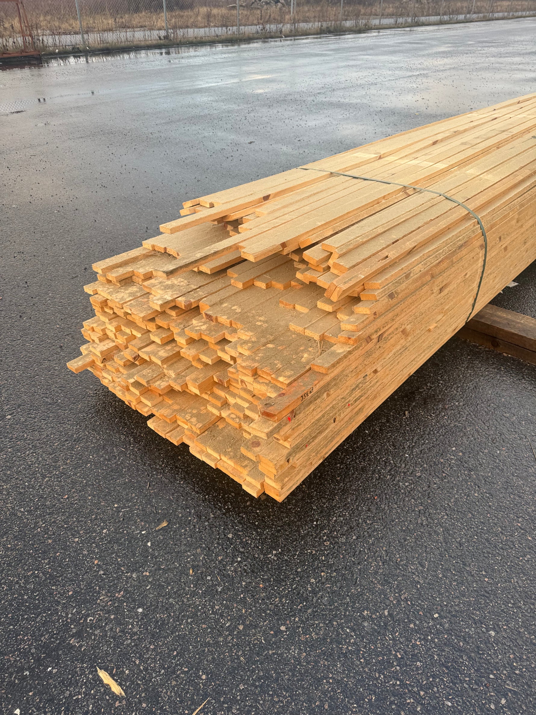 Paket Läkt 19x52 – 342 st (4,2–4,8 m, ohyvlade) - Spirec