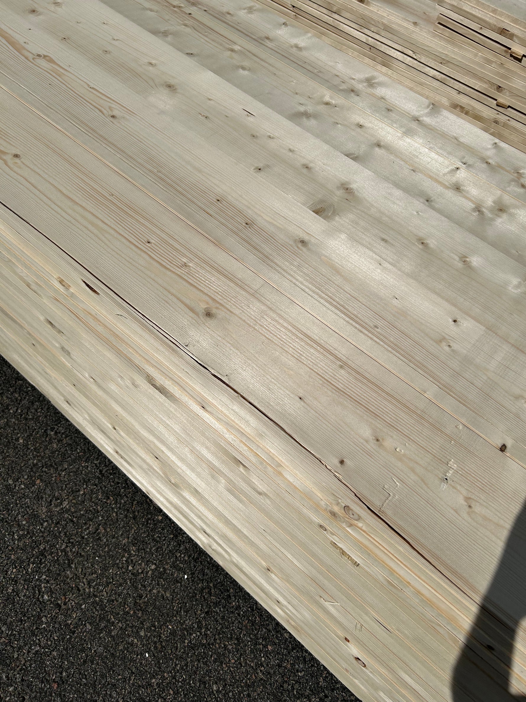 Paket Finsågade Brädor 22x195mm, 129st 4,20–5,40m (Andra sortering)