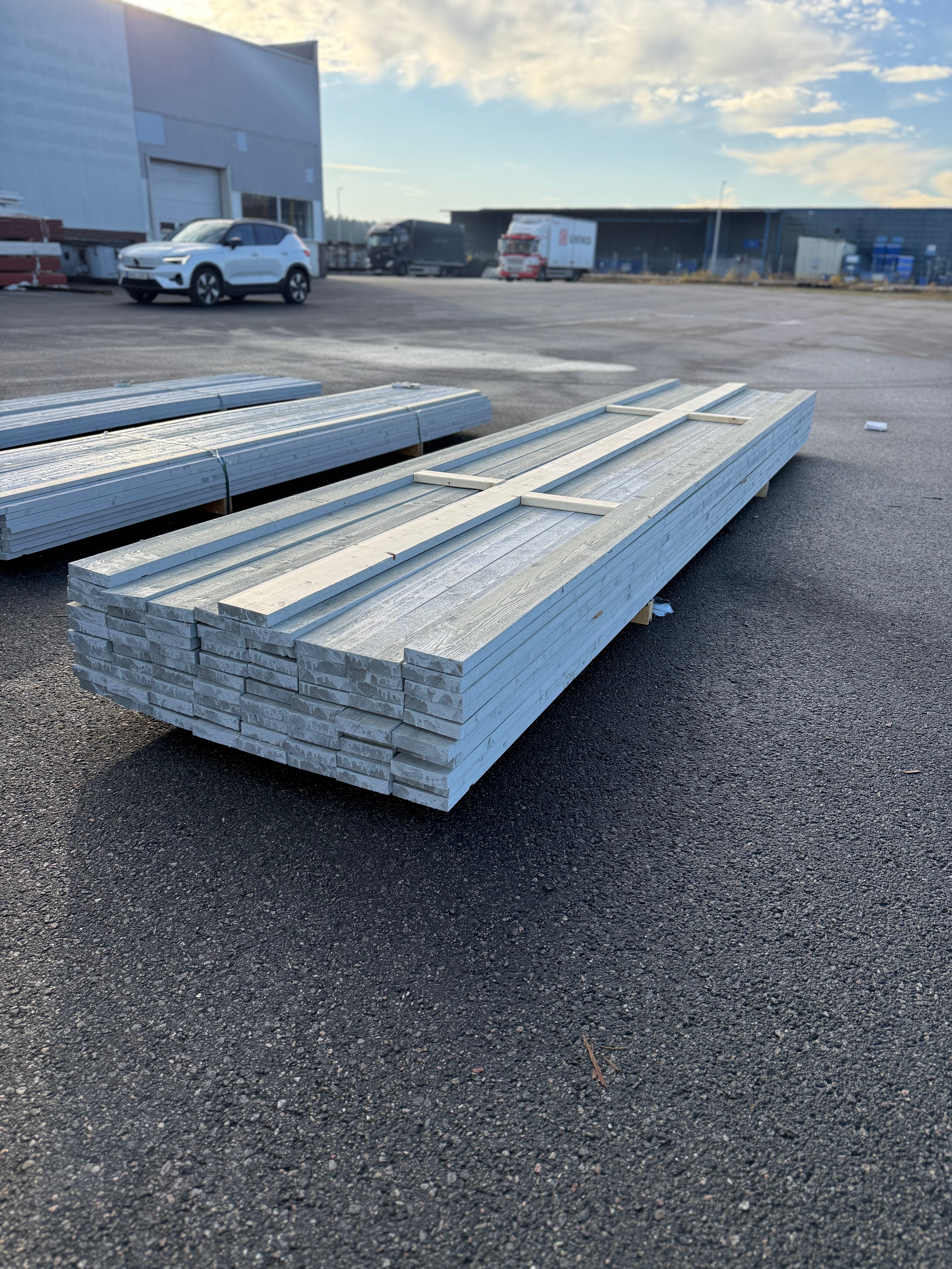 Paket Panel Finsågad 28x120mm – 75 st 4,80 m (Gran, Mellangrå NCS S3000-N)