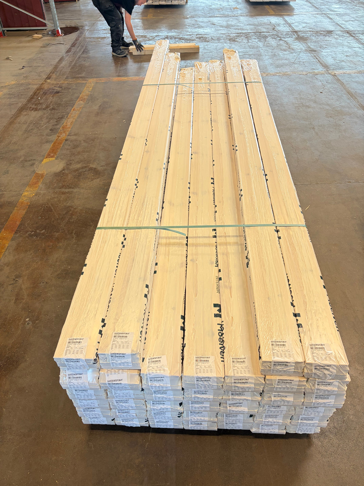 Paket Massivt furugolv 20×135/142 mm – Obehandlat Robust, ca 67 m²