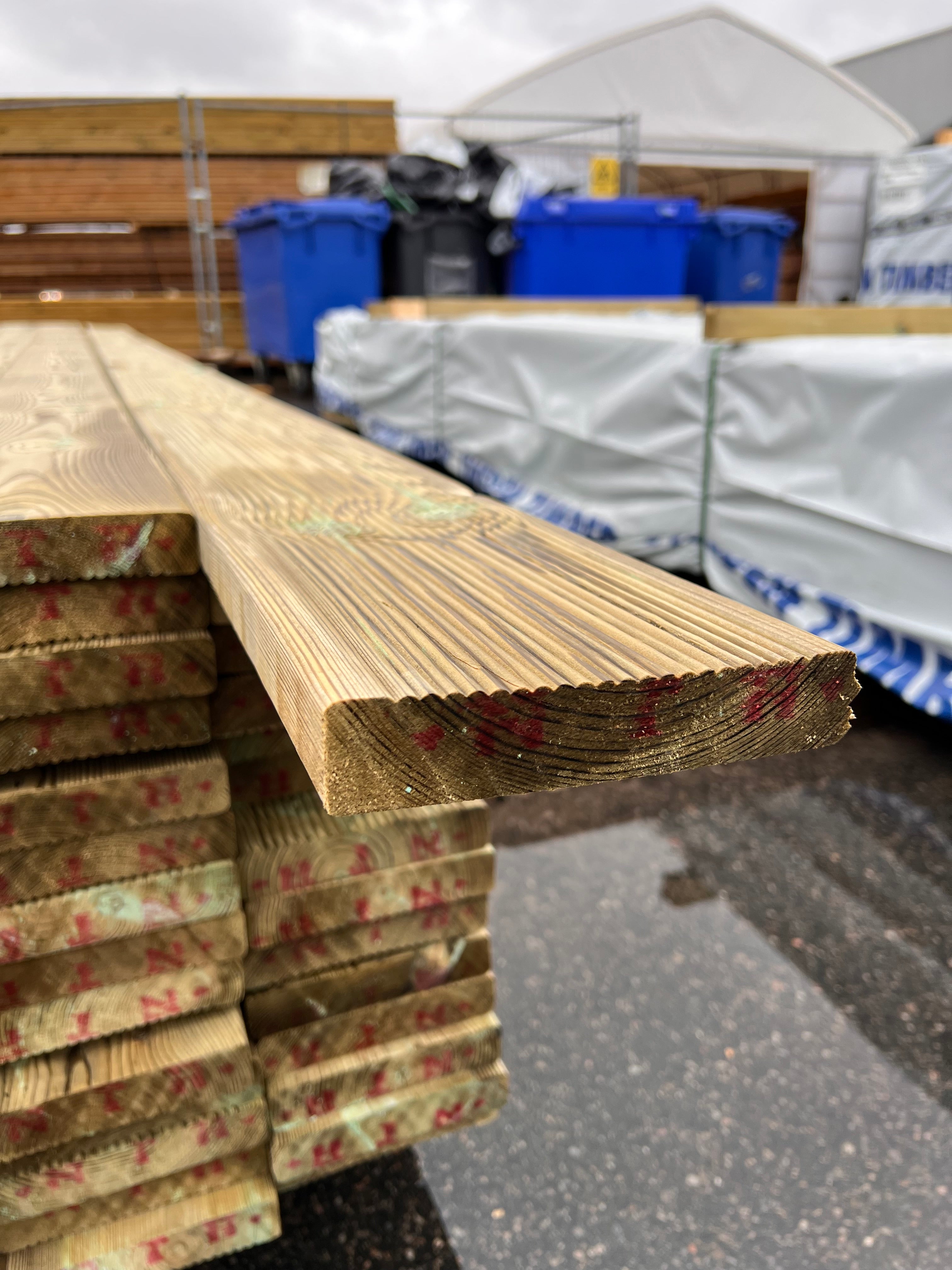 Paket Trall Rillad 28x145mm – 98 st 4.20m Tryckimpregnerad B-sort