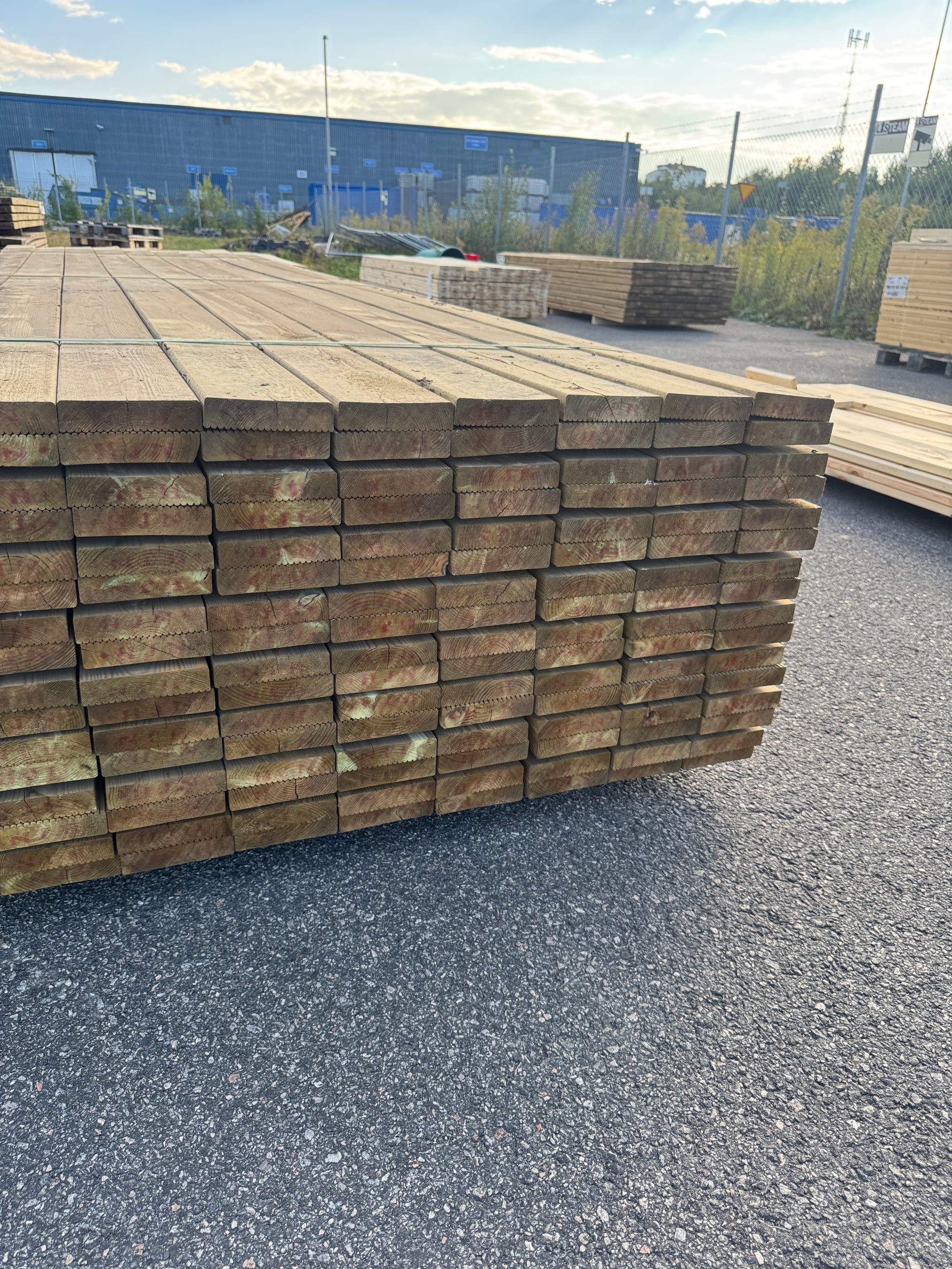 Paket Rillad Trall 28x120 – 144st – 4.20 m – NTR AB A-sortering