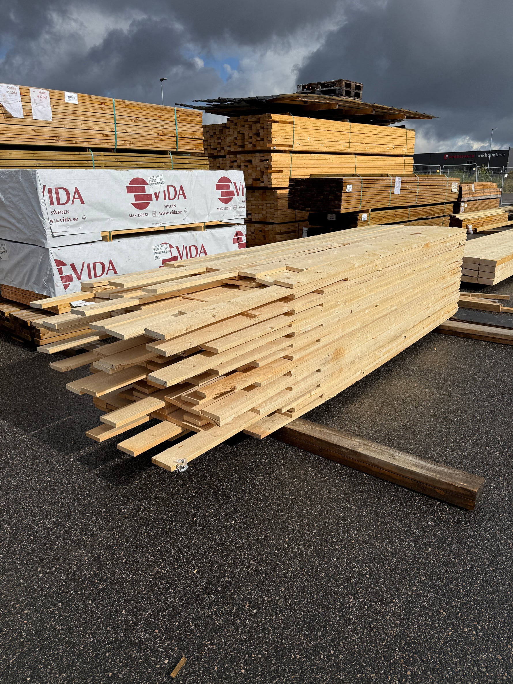 Paket Råsågade Brädor 22x125mm- 272st (2.40-3.60m)
