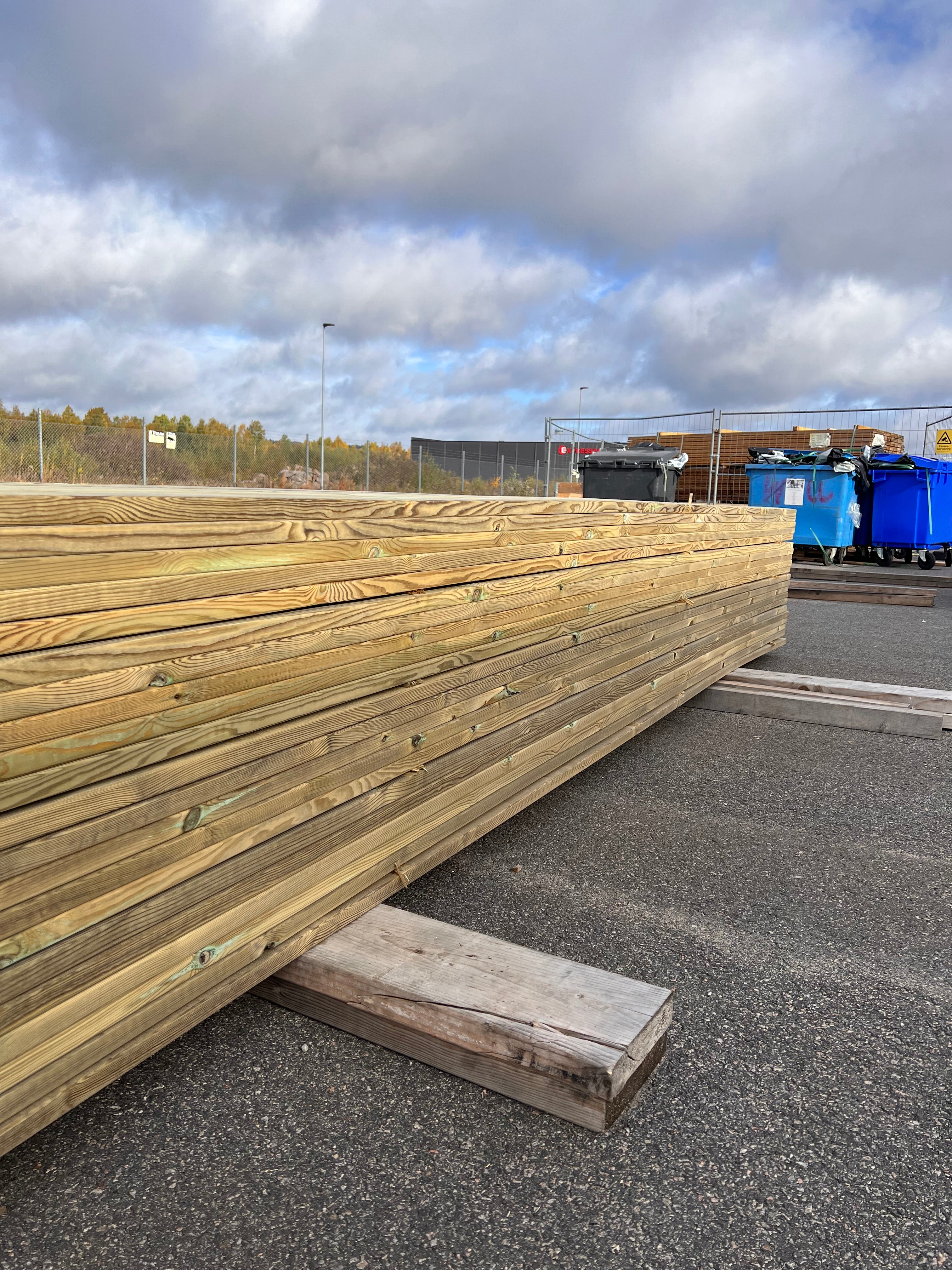 Tryckimpregnerad rillad Trall 27x145 – 147st (B-sortering)