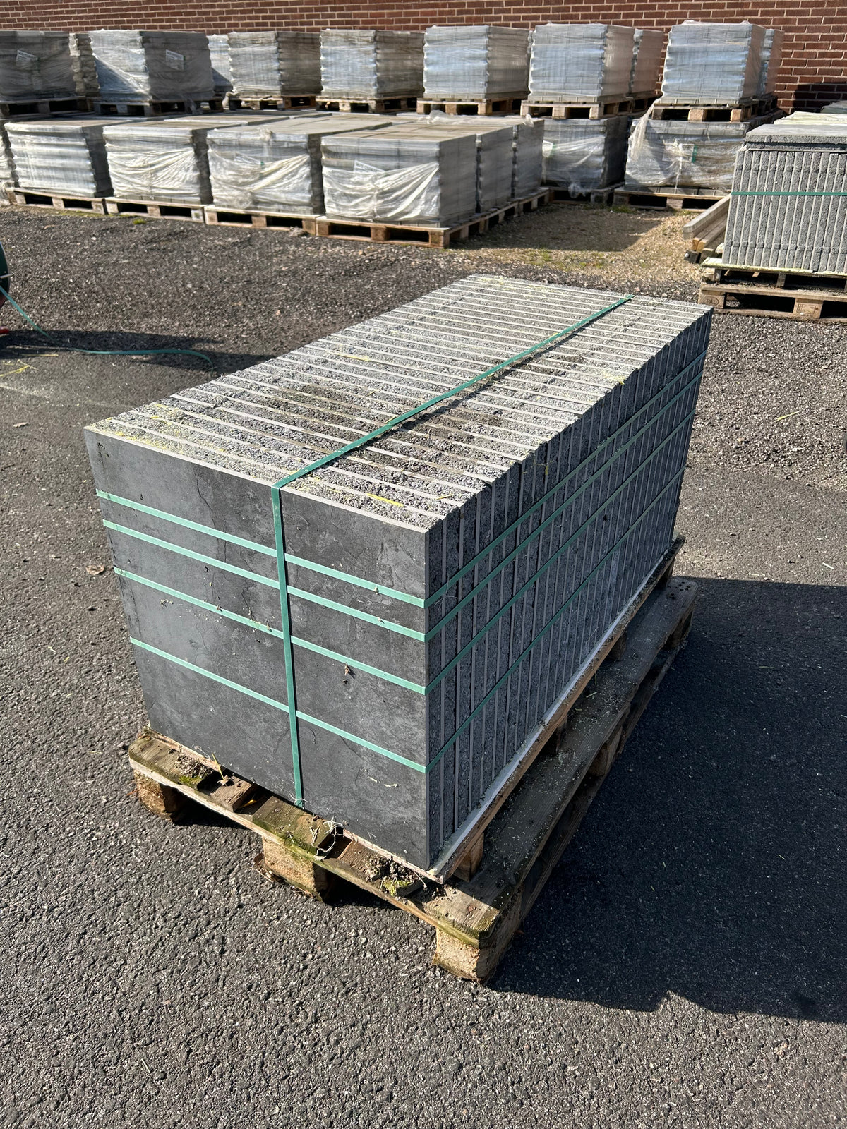 Pall GeoCeramica Marmorsten Svart 600×600×40 mm – 28 st, 10,08 m²