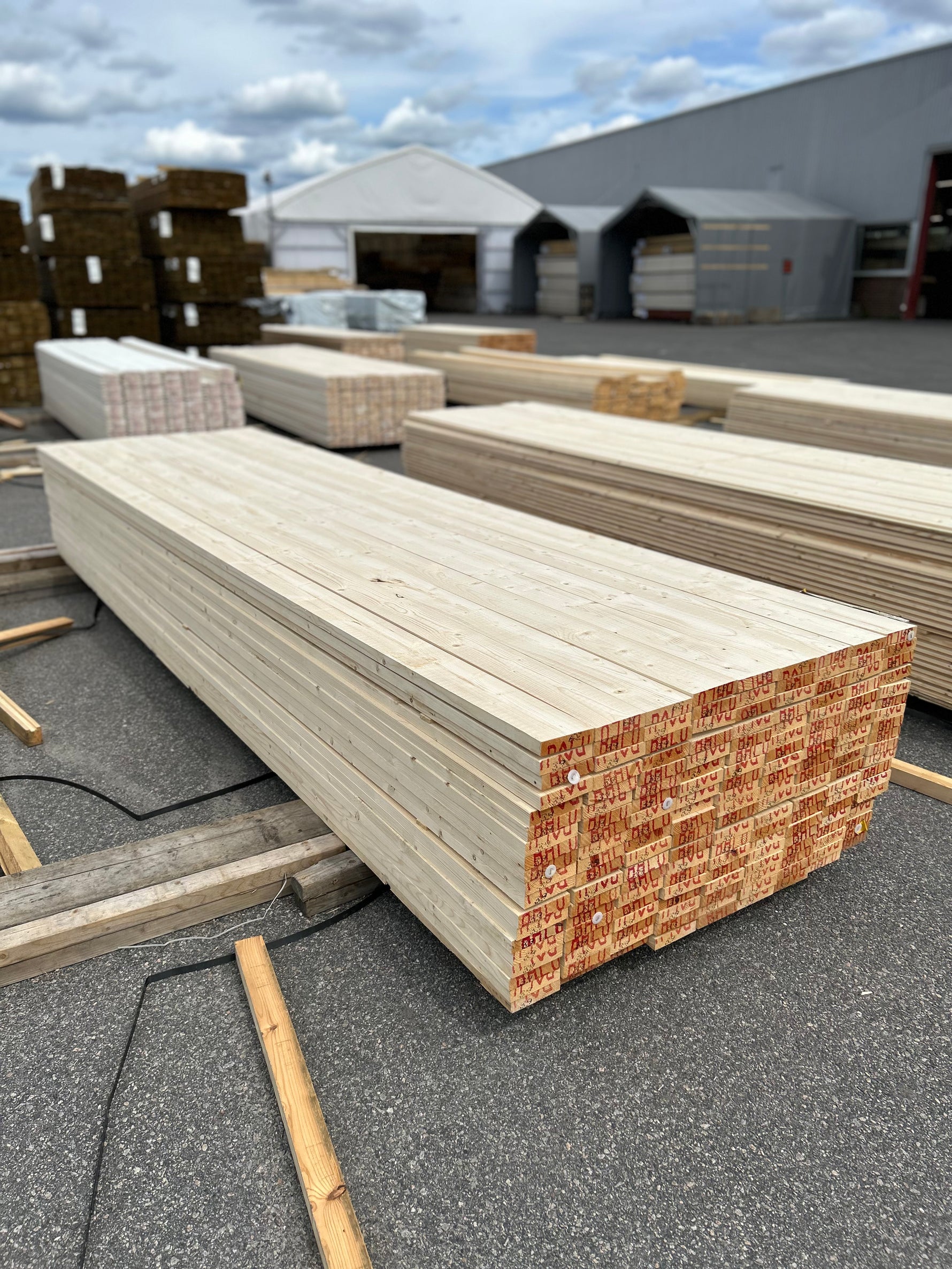 Paket Finsågade Brädor 28x120mm 3,90m 171st Obehandlade