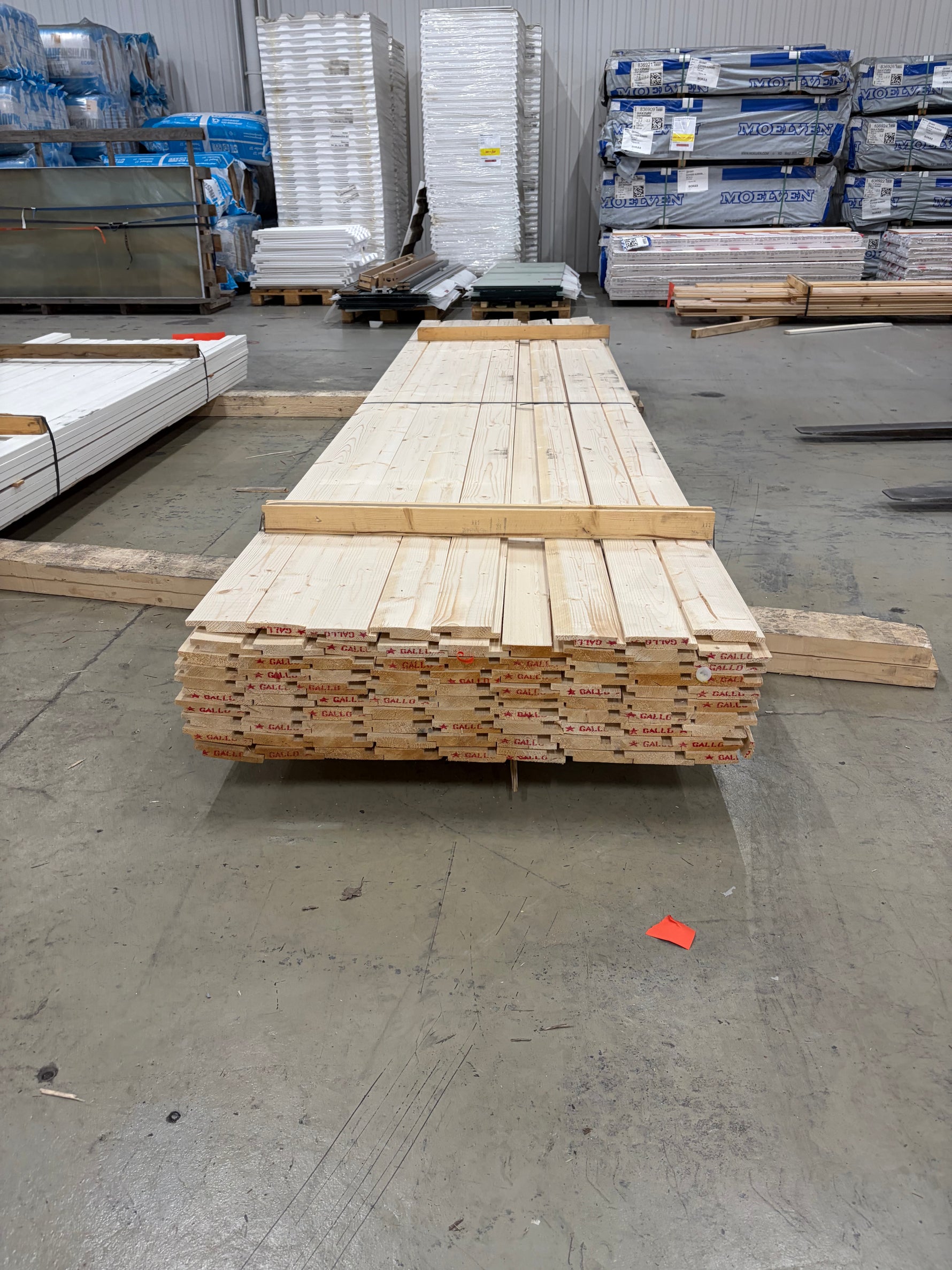 FOTAD PÅ HYVLADE SIDAN ISTÄLLET FÖR FINSÅGADE SIDAN Paket spontad panel 22x120 4,20 m 89 st - Spirec