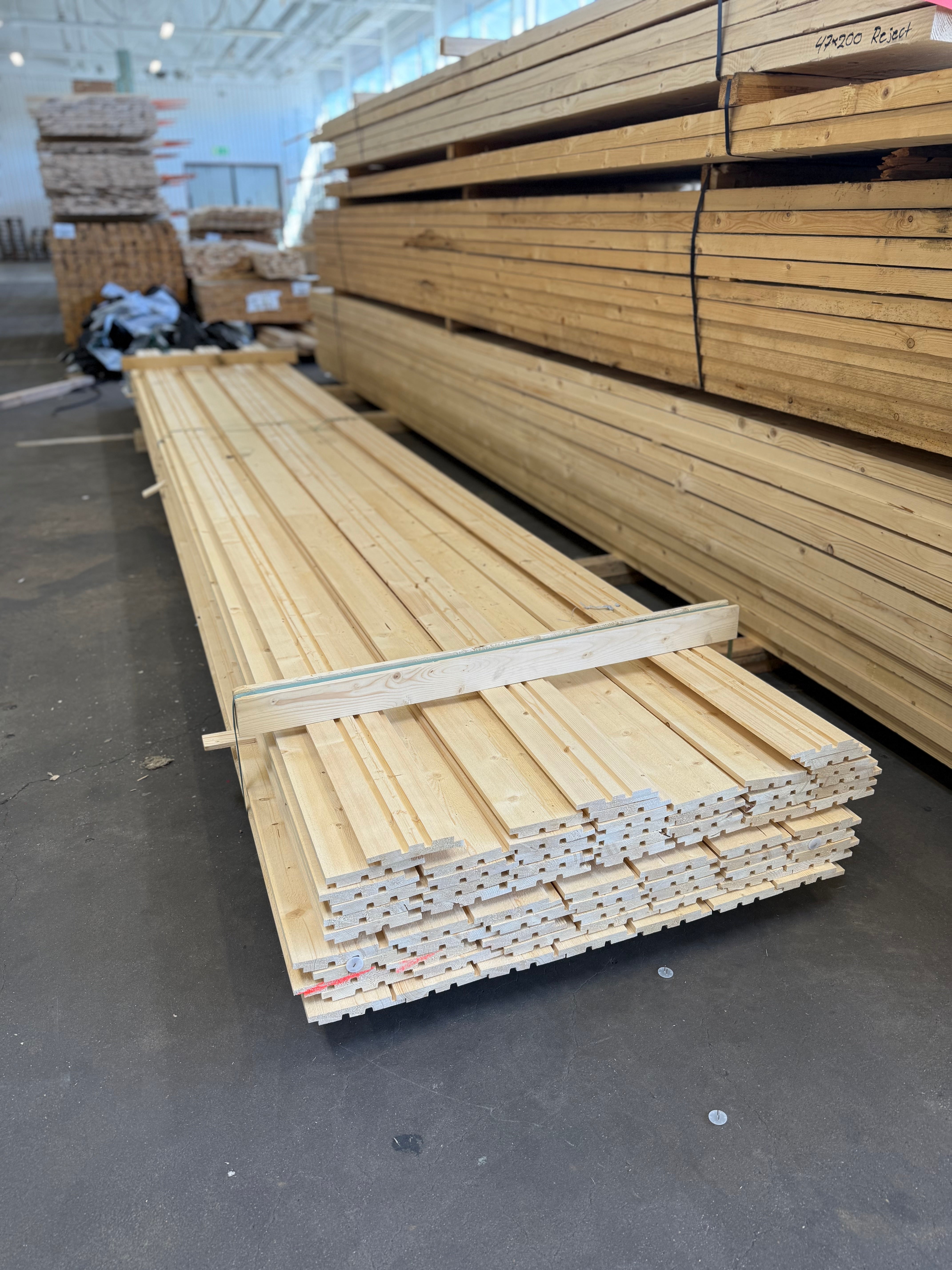 Paket Hakfals (Spårad Baksida) 21x145 mm – 5,70 m – 69 st – Obehandlad