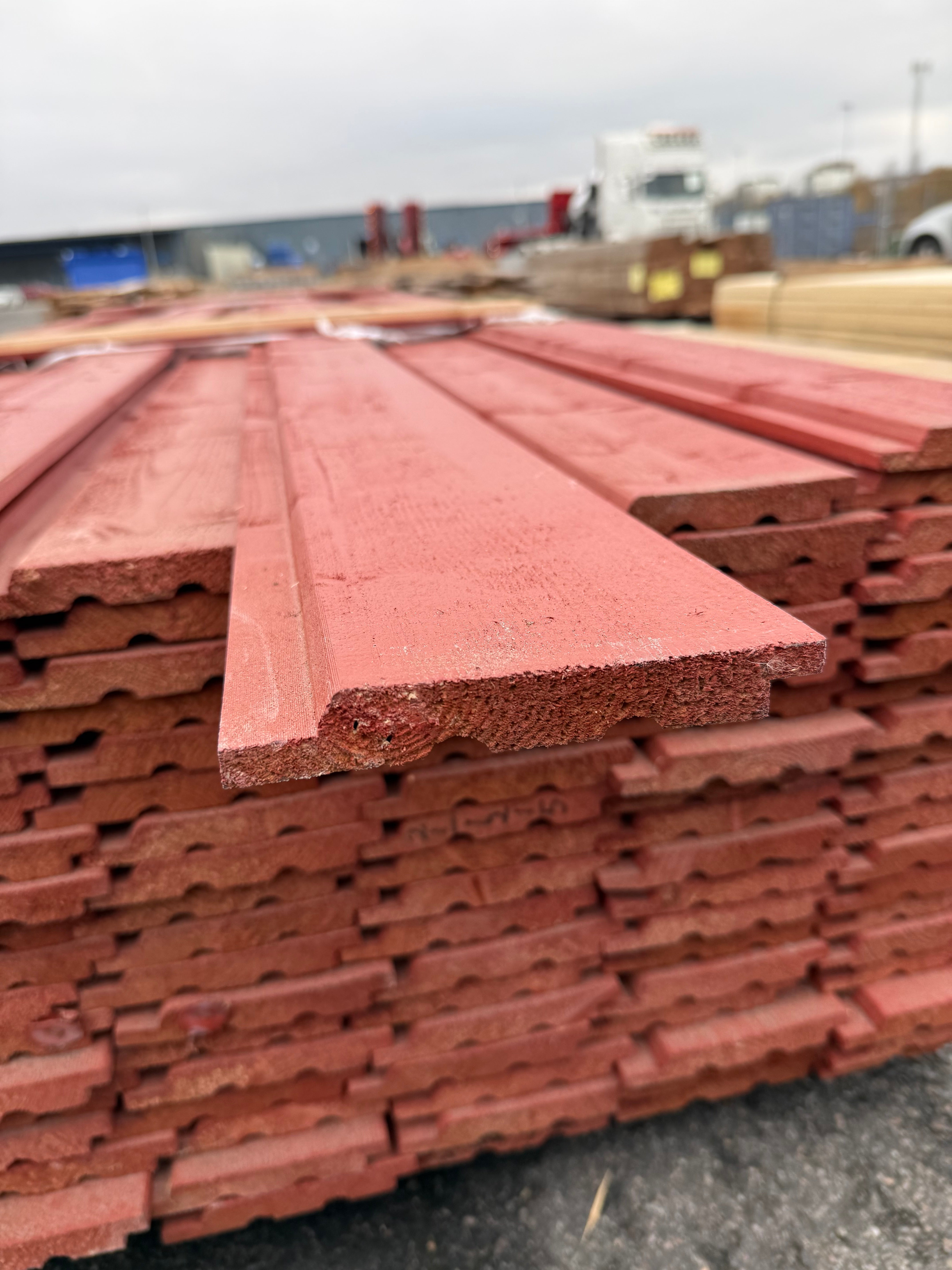 Paket Ytterpanel Falsad Enkelfas 21x147mm – 130 st (5,10 m, Brandröd)