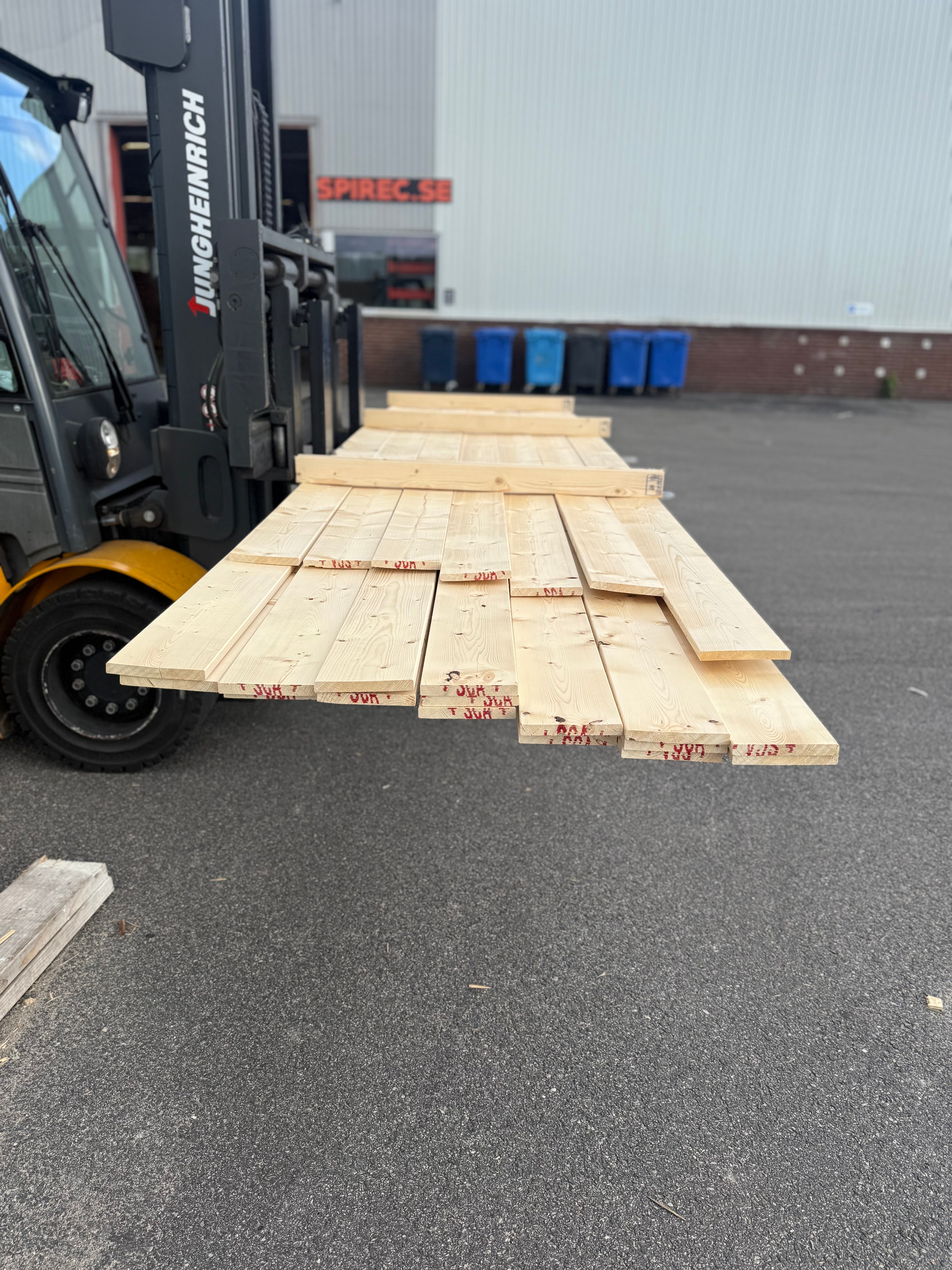 Paket Hyvlade Brädor 22x95mm – Gran Vrak