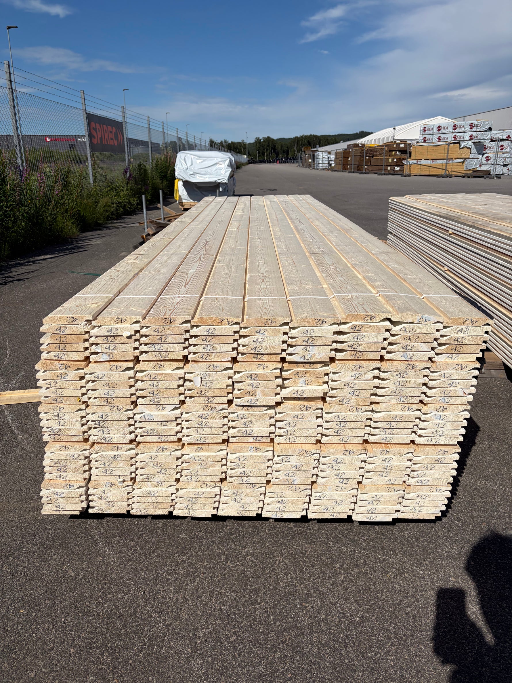 Paket Ytterpanel Enkelfas Halvspont 22x120mm, 225st 4.20m