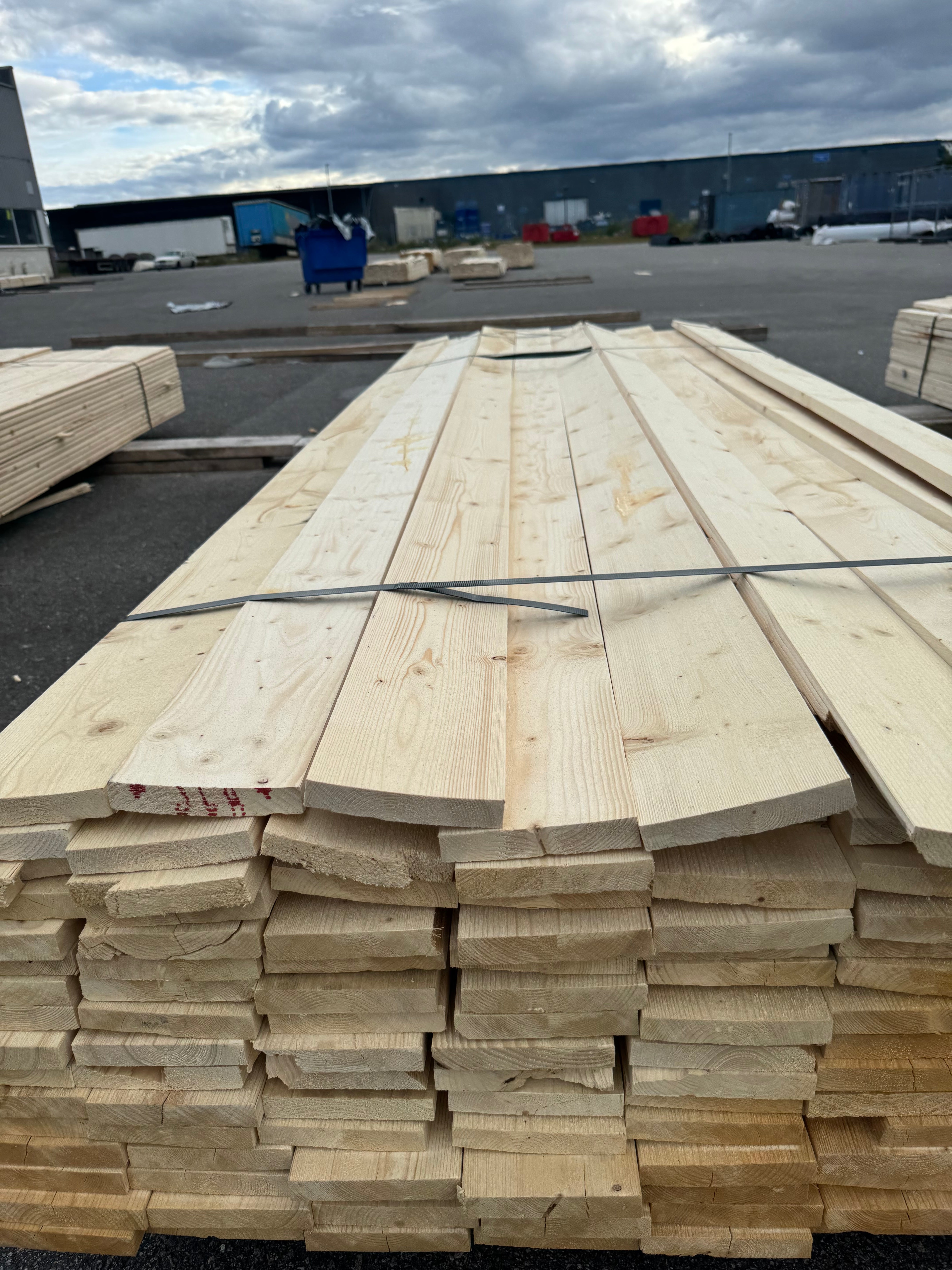 Paket Finsågad Panel 22x120mm 137st 2.99–5.40m – Andra sortering