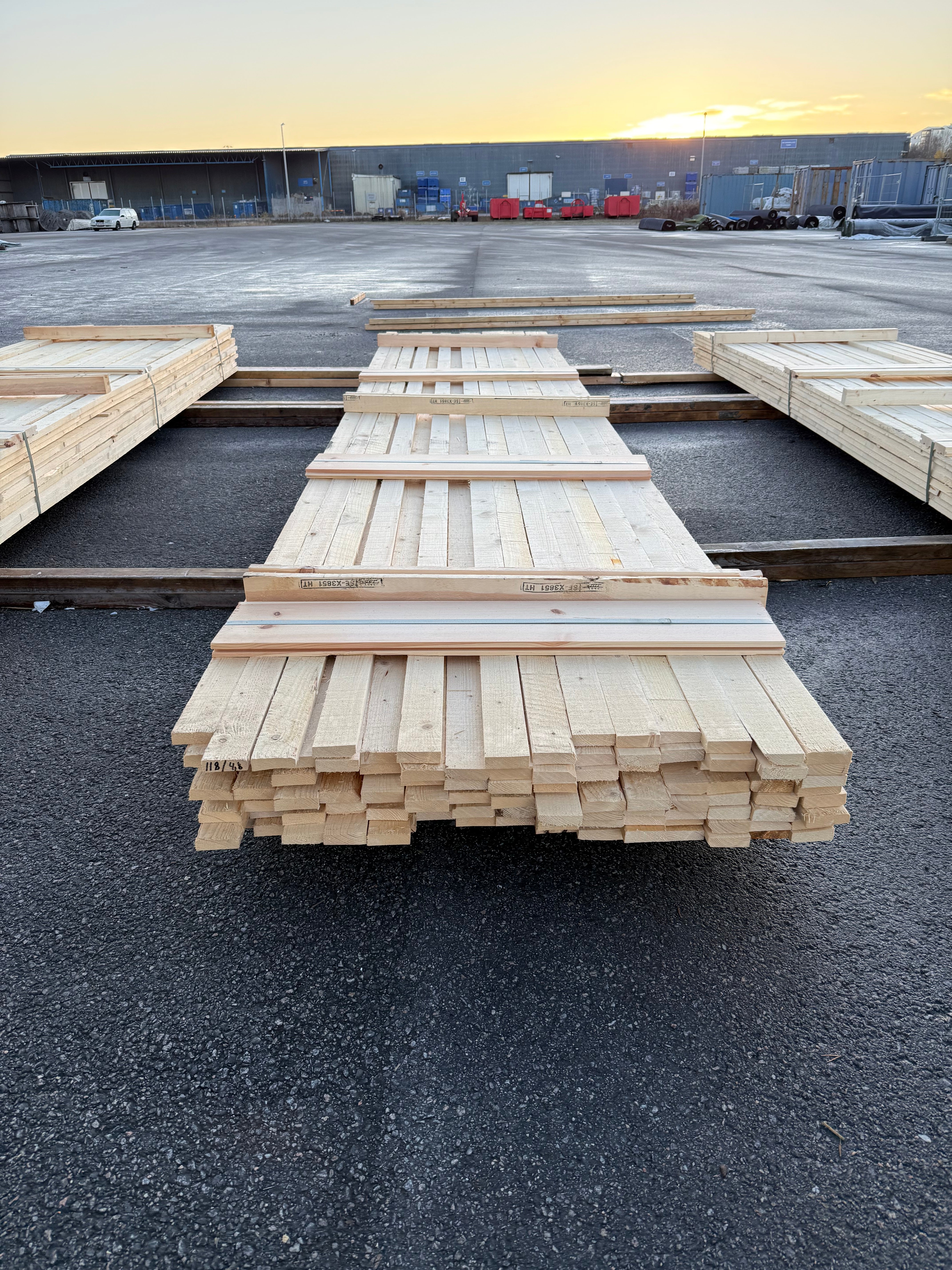 Paket Brädor 19x63mm – 118 st (4,80 m, gran, ohyvlad/råsågad)