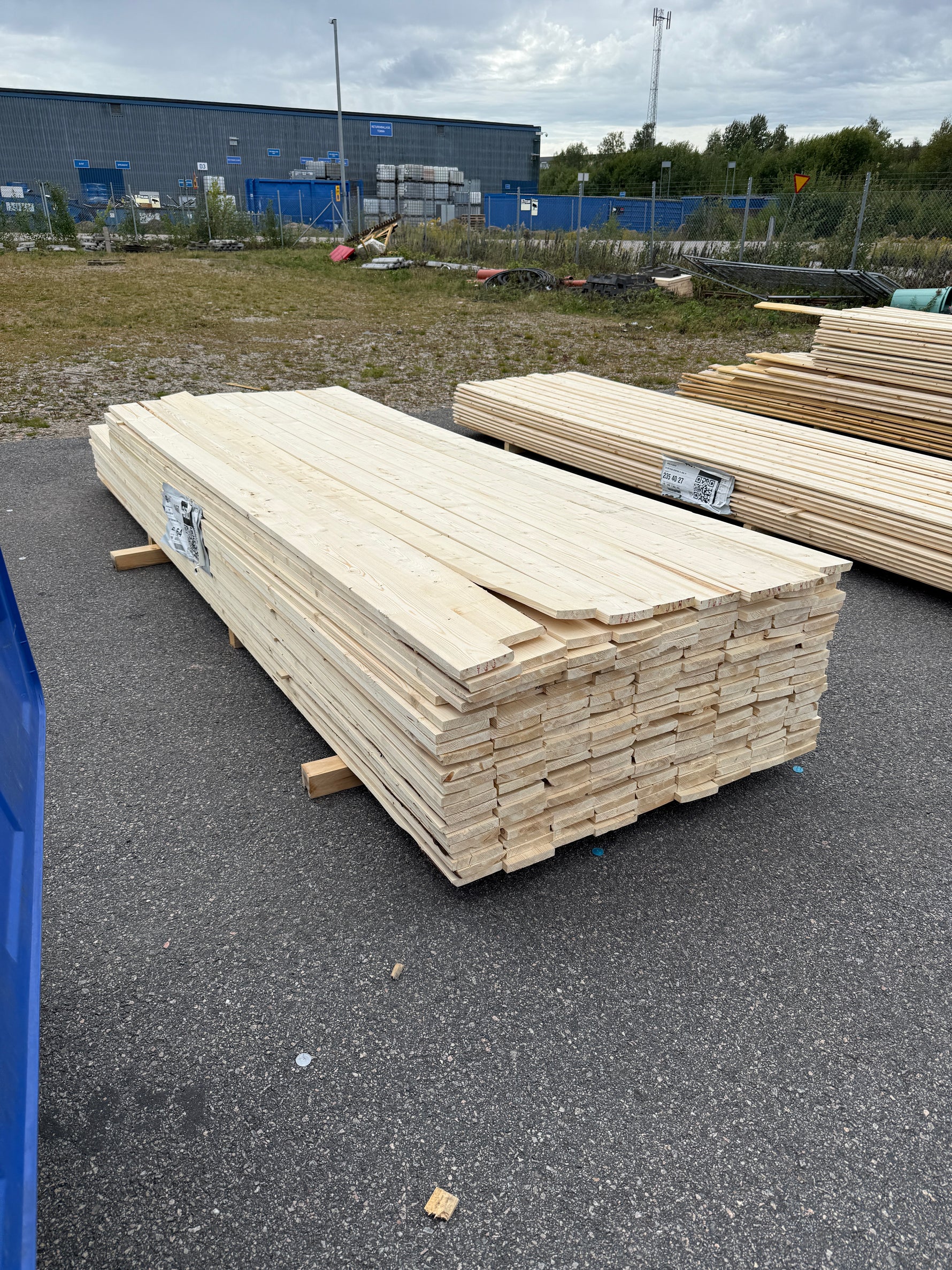 Paket Finsågade Brädor 22x120 mm – 3,00–3,60 m (Andra sortering)