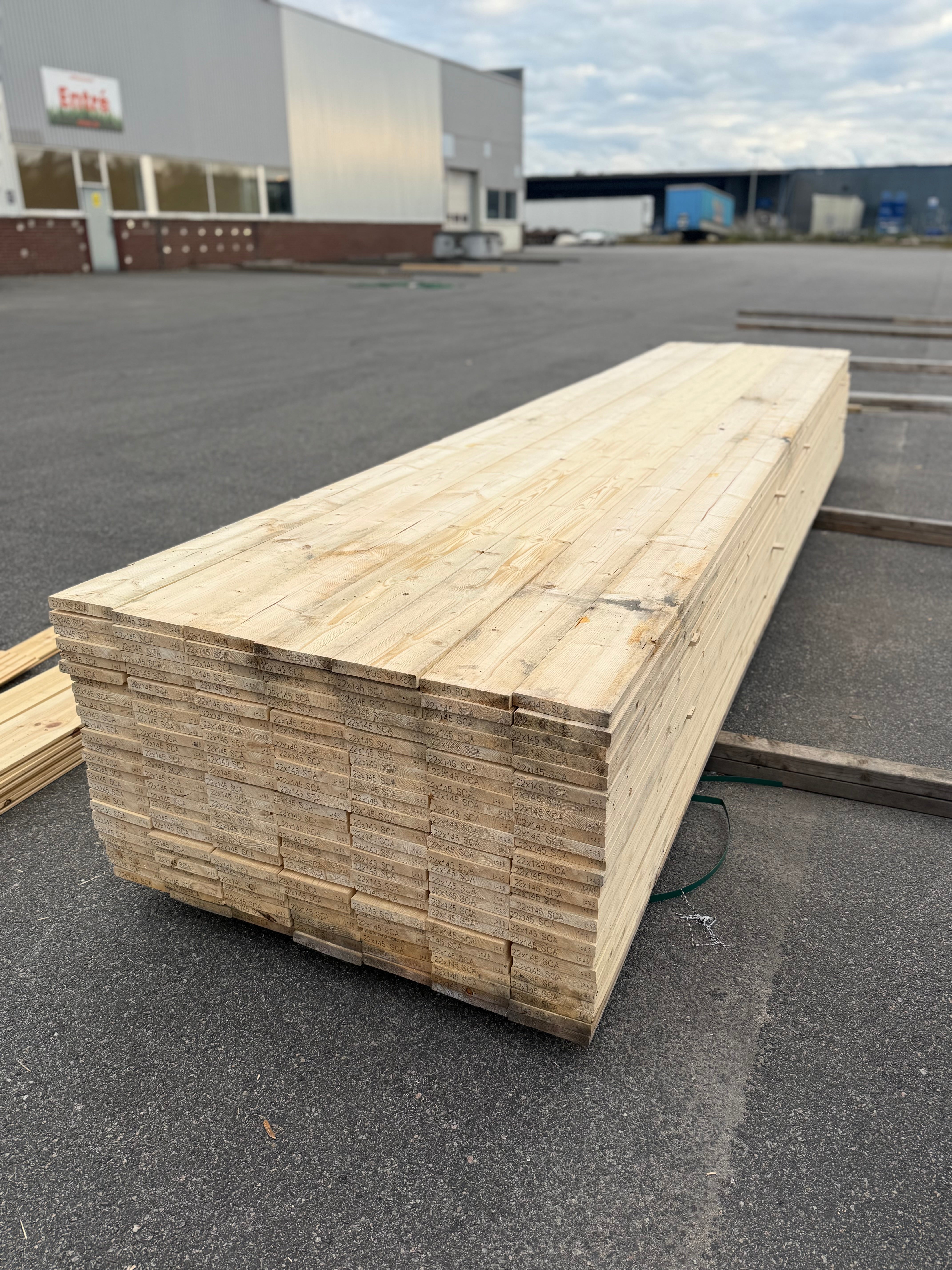Paket Finsågade Brädor 22x145mm 4.80m- 182st (Fuktskadat)