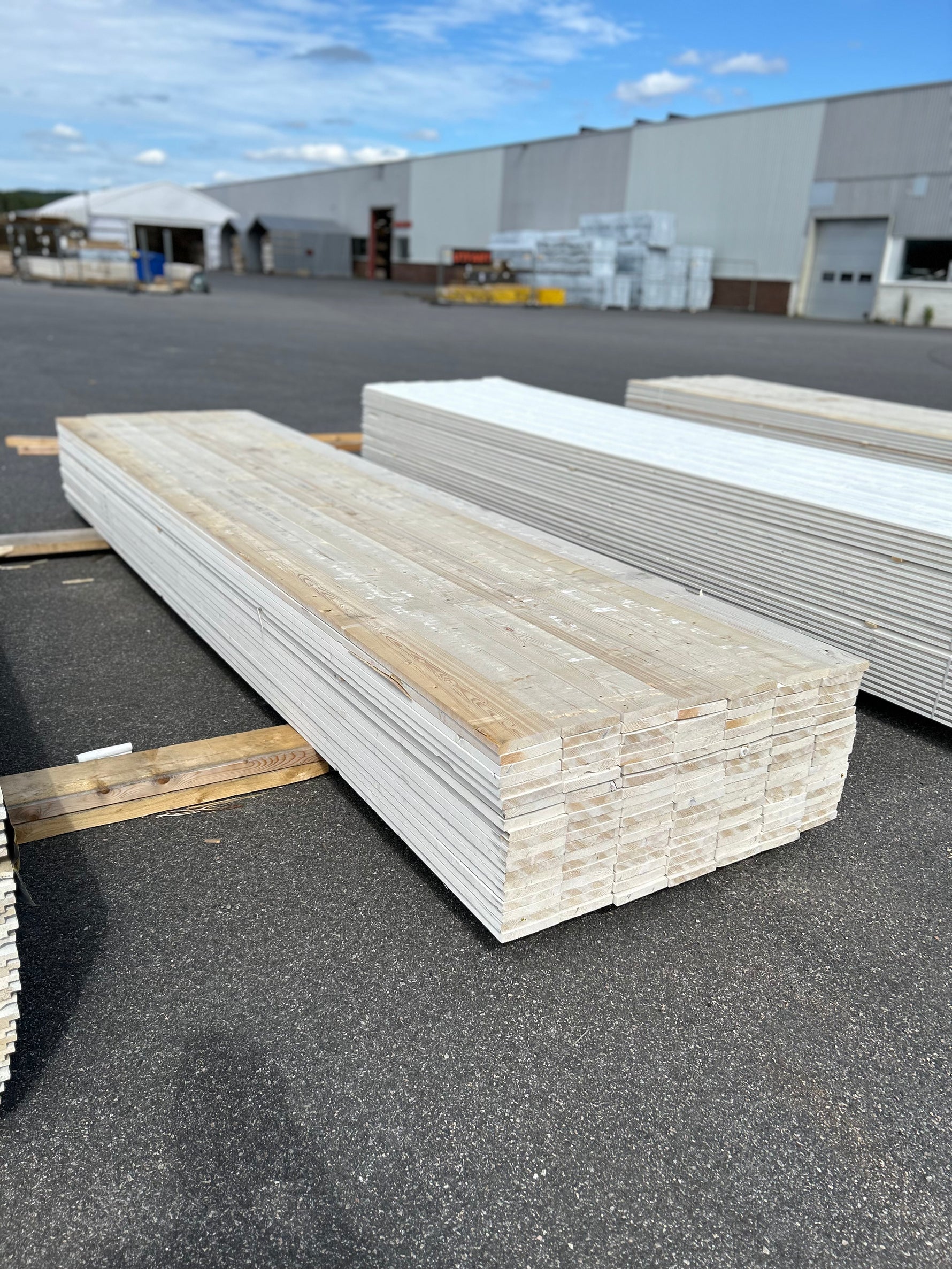 Paket Finsågade Brädor 22x145mm 4,20m 133st Grundmålade