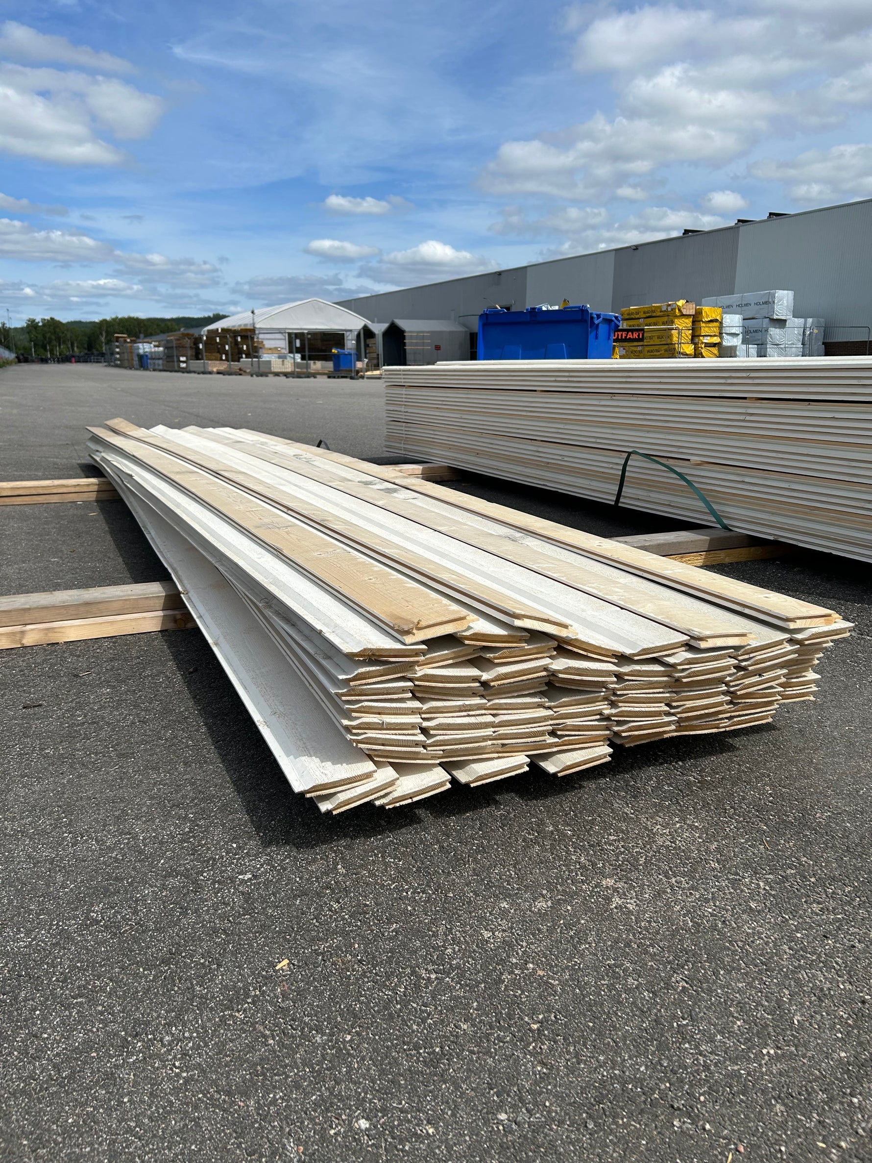 Paket Enkelfas Ändspont 22x120mm 65st 5.40m Grundmålad