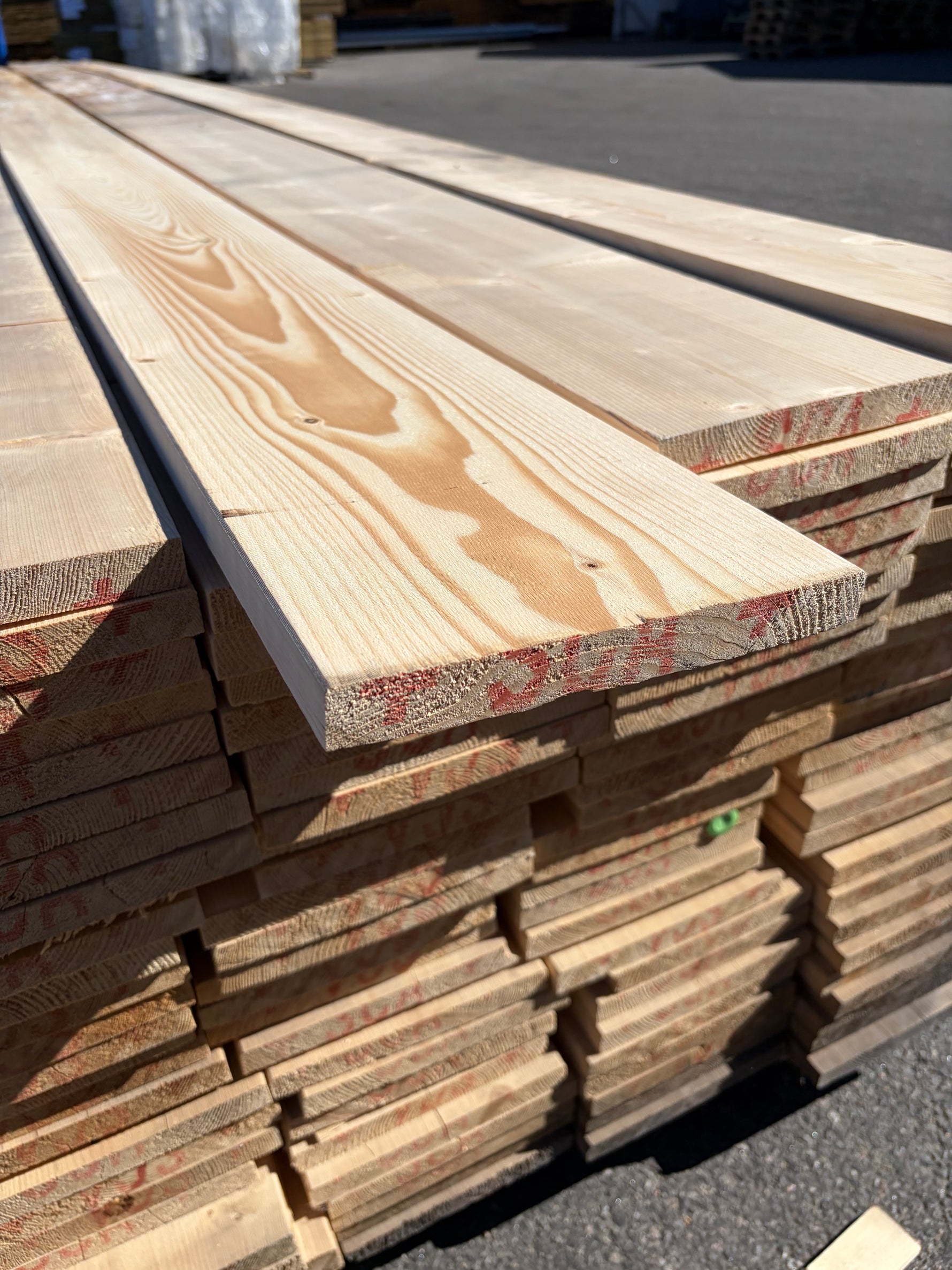 Paket Finsågade Brädor 22x195mm, 130st 5.10m (Fuktskadad)