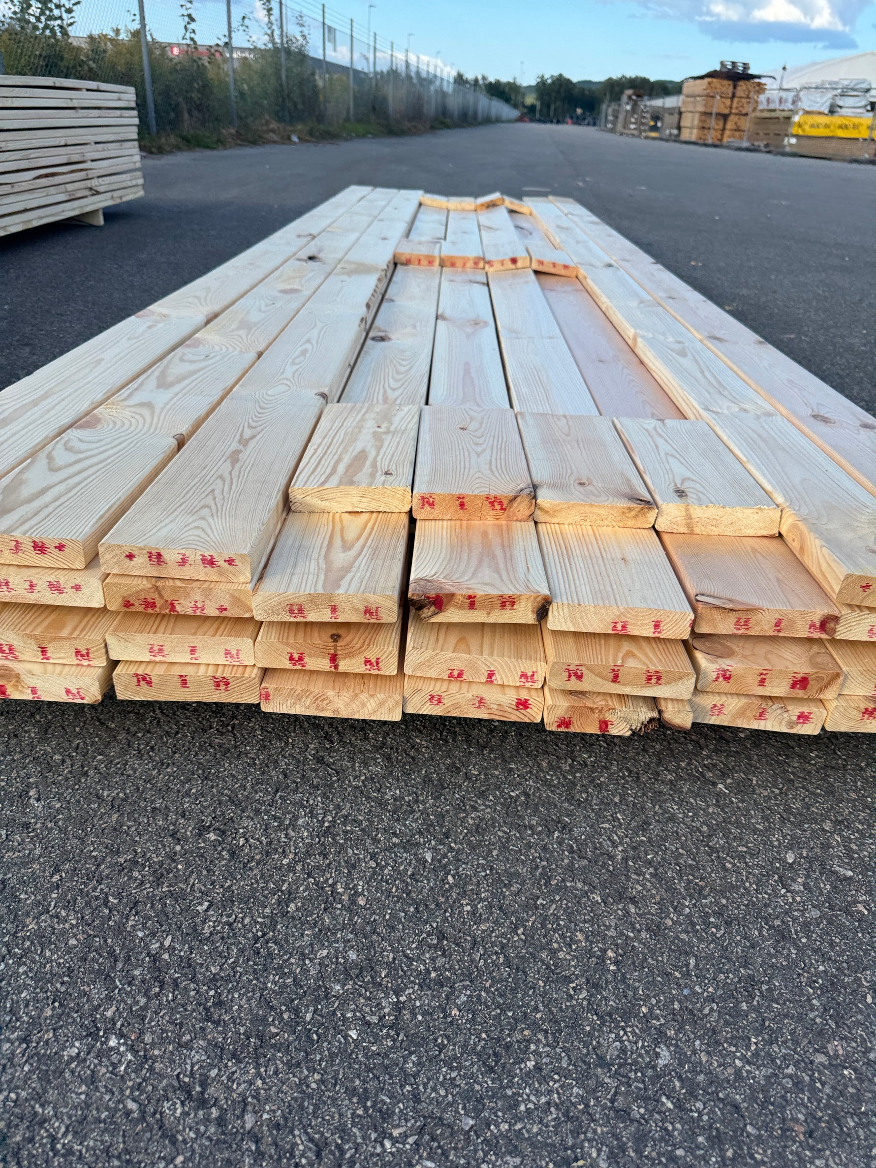 Paket Hyvlad 28x120 – 32st – 3.90 m – ANDRASORTERING
