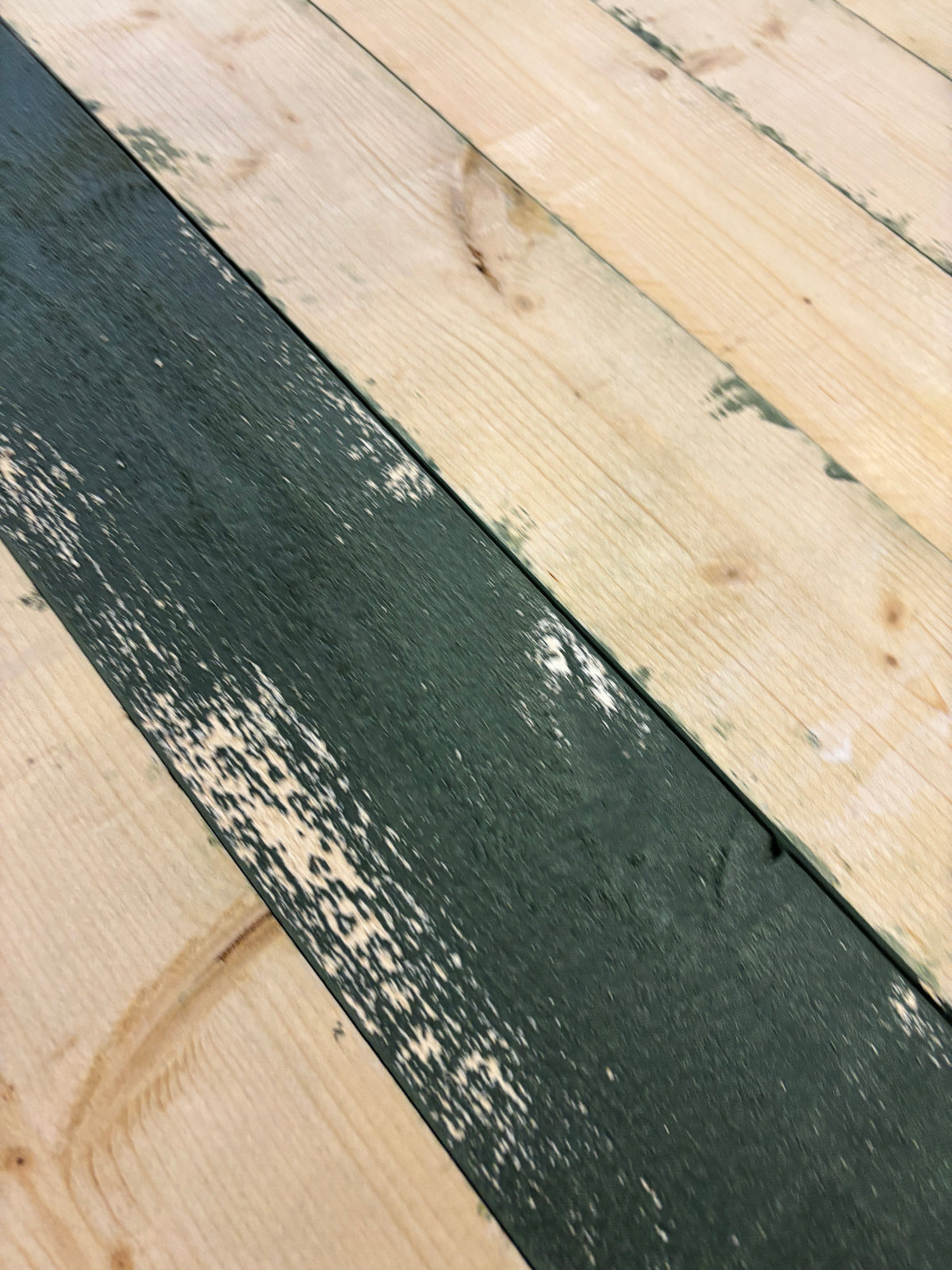 Paket Finsågade Brädor 22×145 mm Mellanstrukna 5,40 m – 203 st