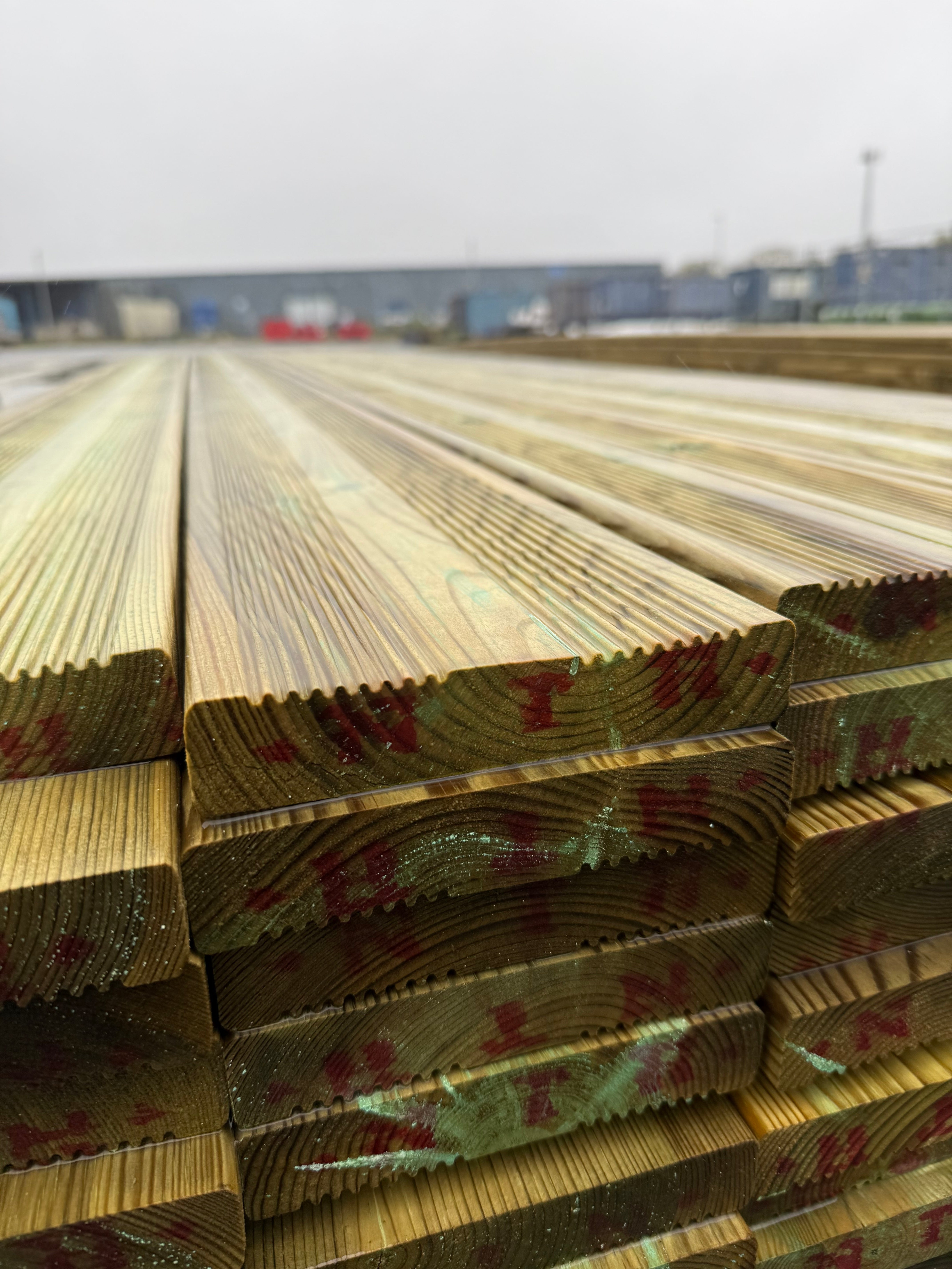 Paket Tryckimpregnerad Rillad Trall 27x145mm 5.40m- 70st (B-Sortering)