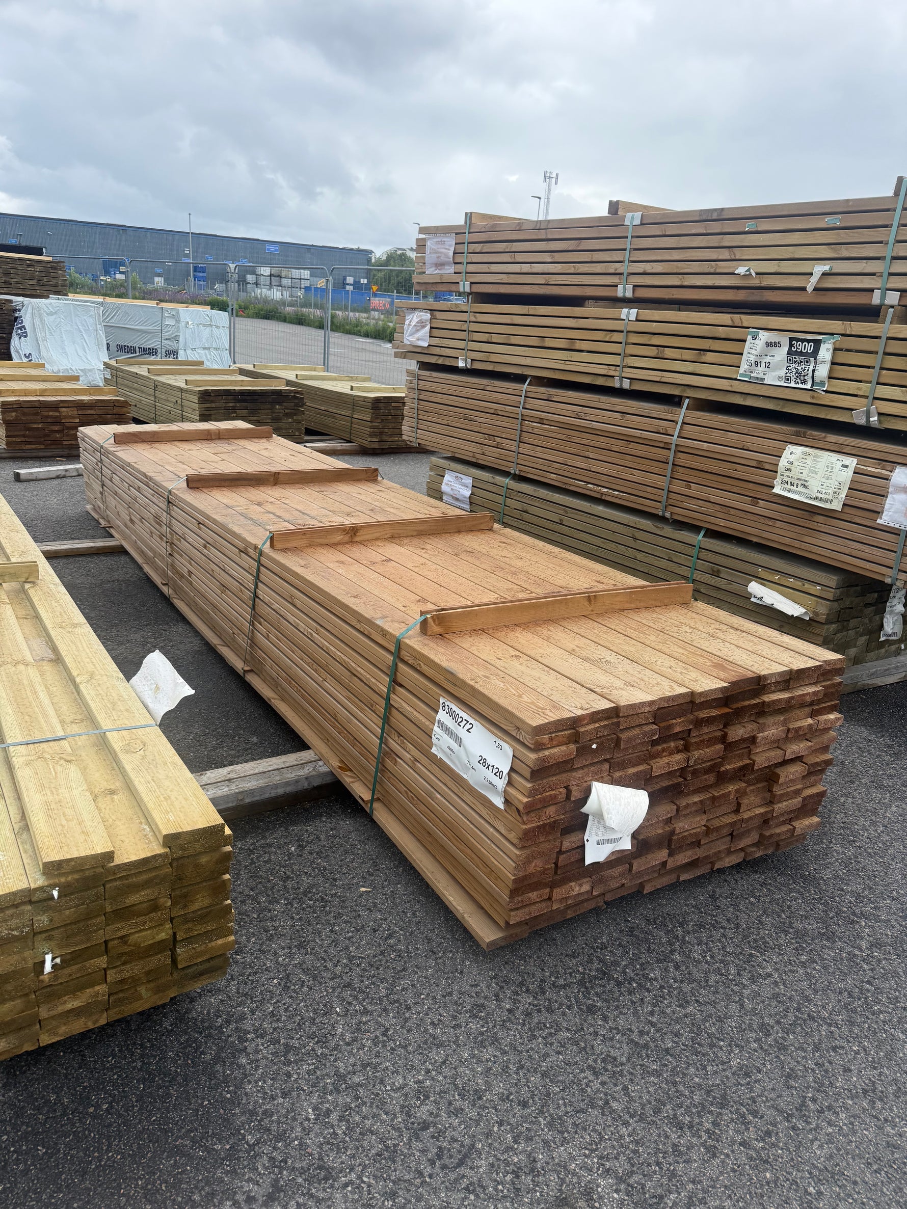 Paket Brunimpregnerad Trall 28x120mm 4.80m 153st Andra- sortering