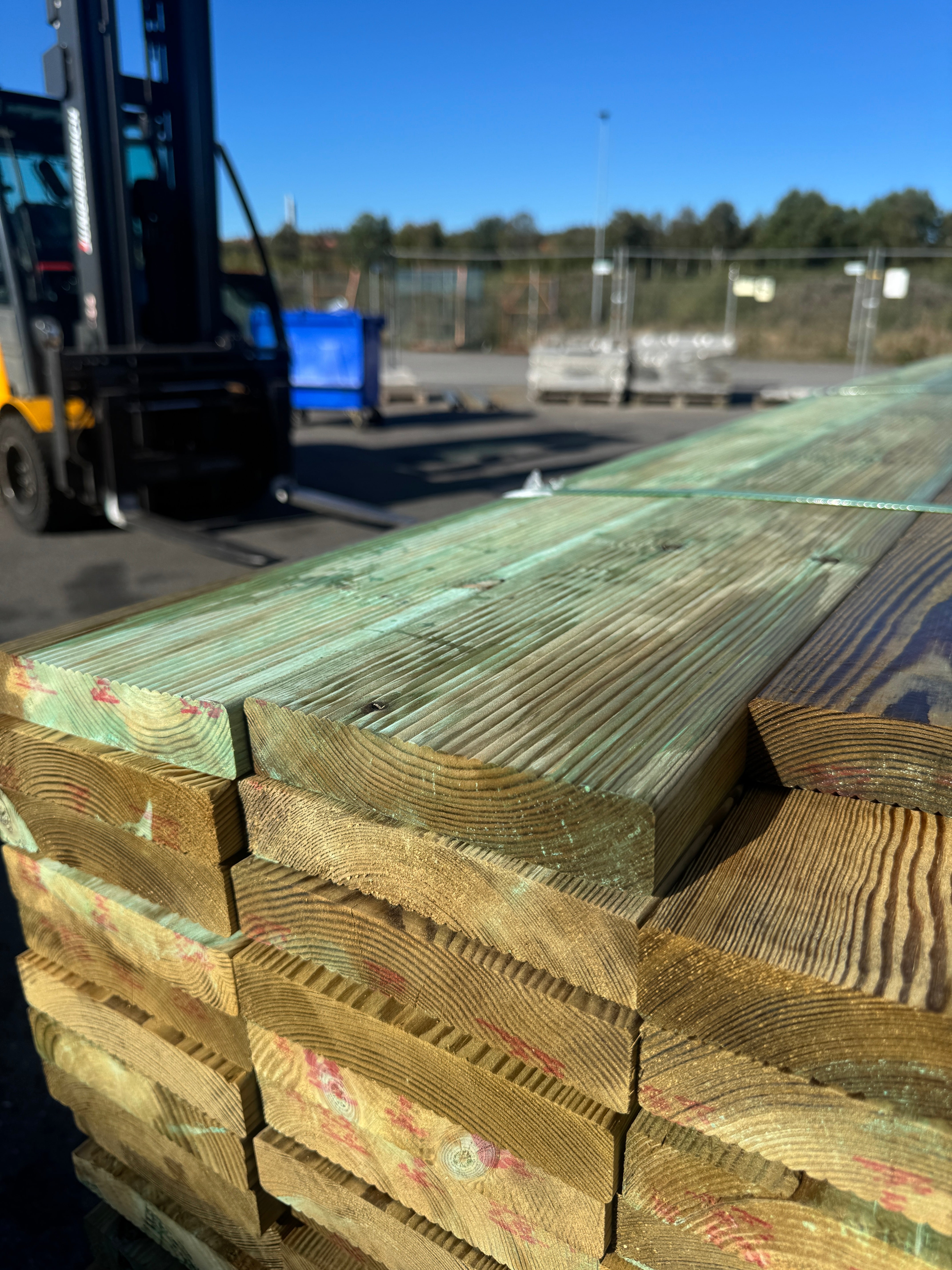 Trall 28x145mm Rillad – 4,80 m (furu, NTR AB, B-sort)