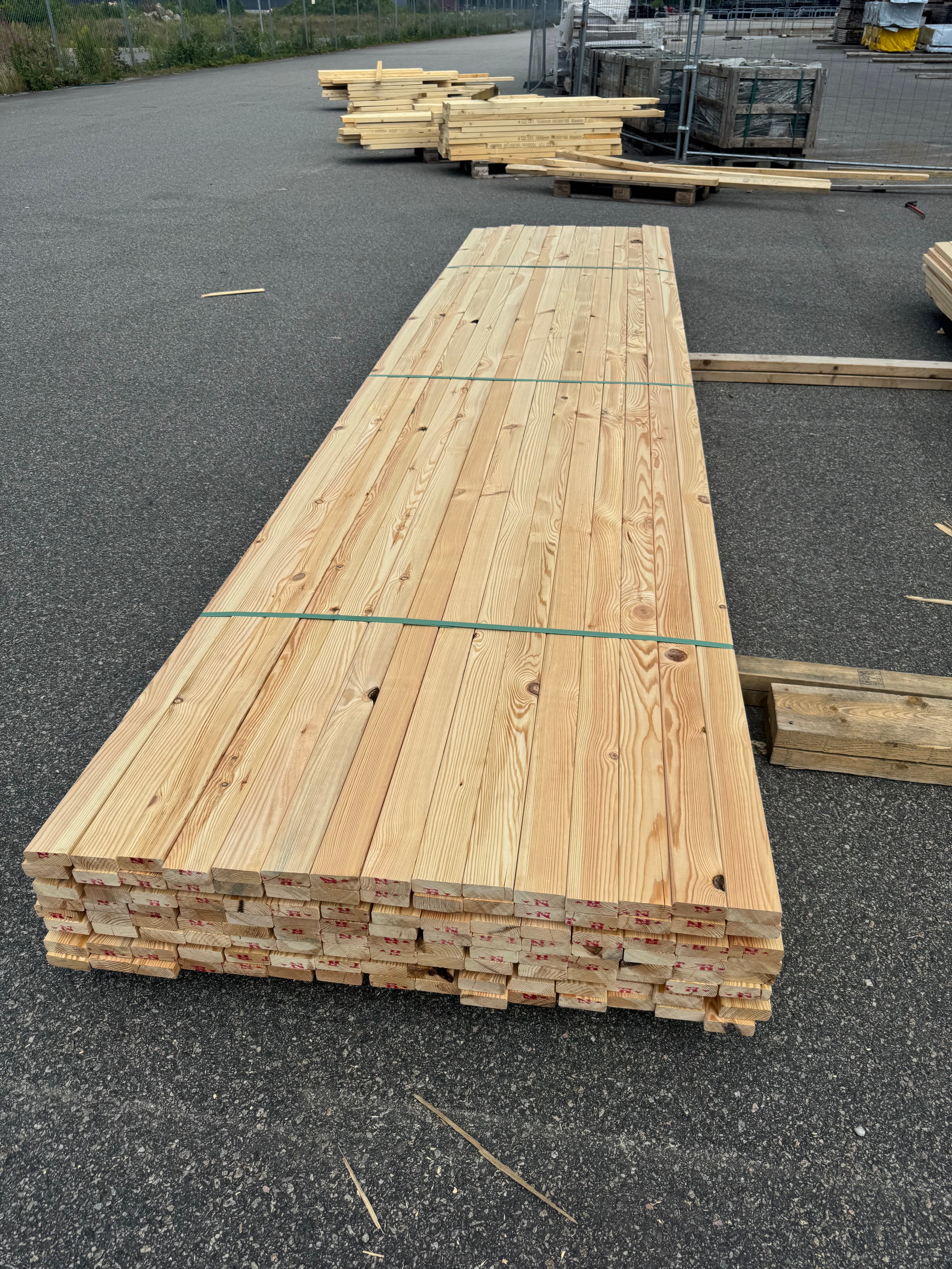 Paket Glespanel 28x70 – 120 st (4,50 m, furu)