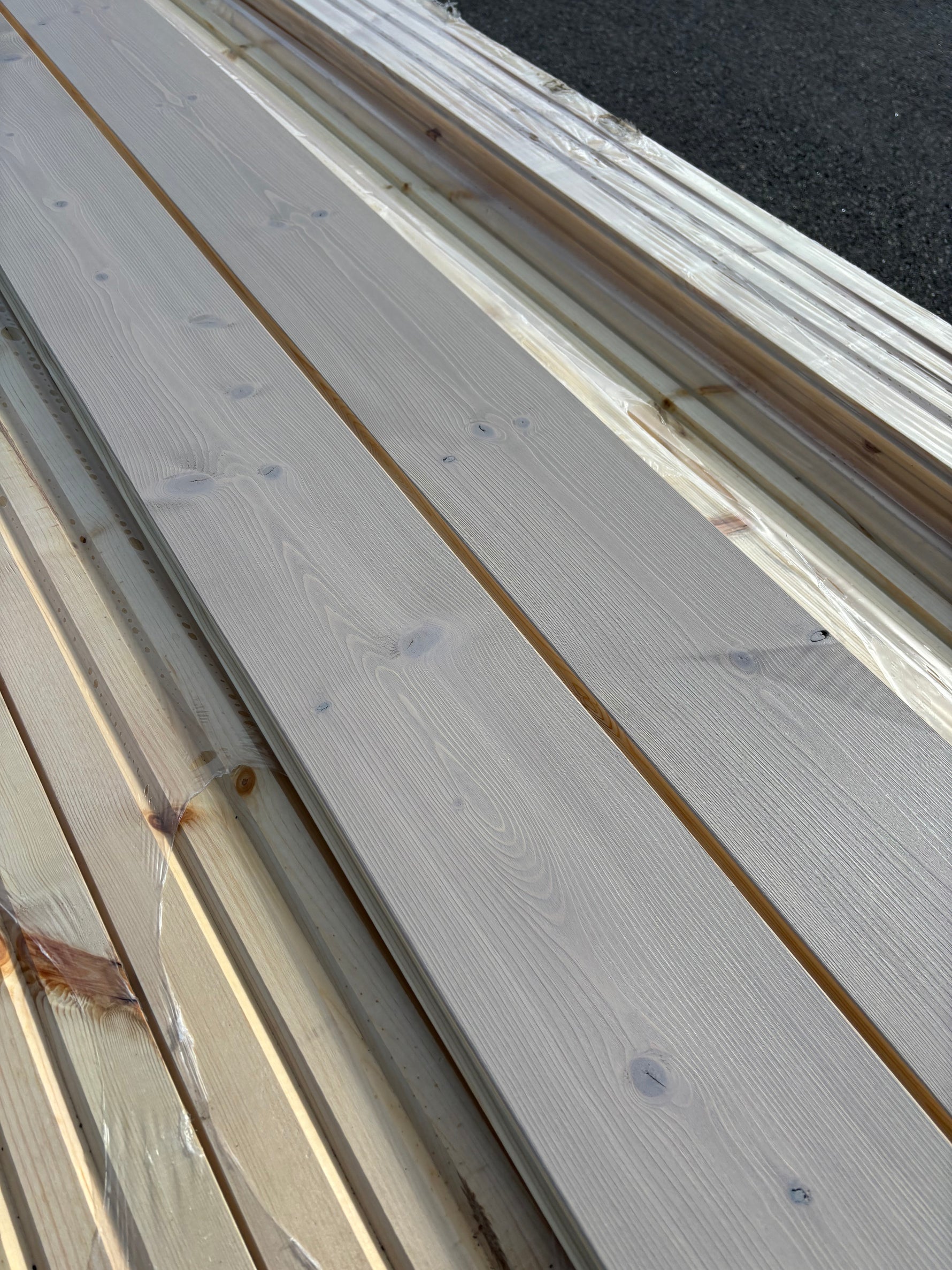 Parti Massivt Furugolv Borstad Ljusgrå Ekonomi 25x160 mm – ca 79,87 m²