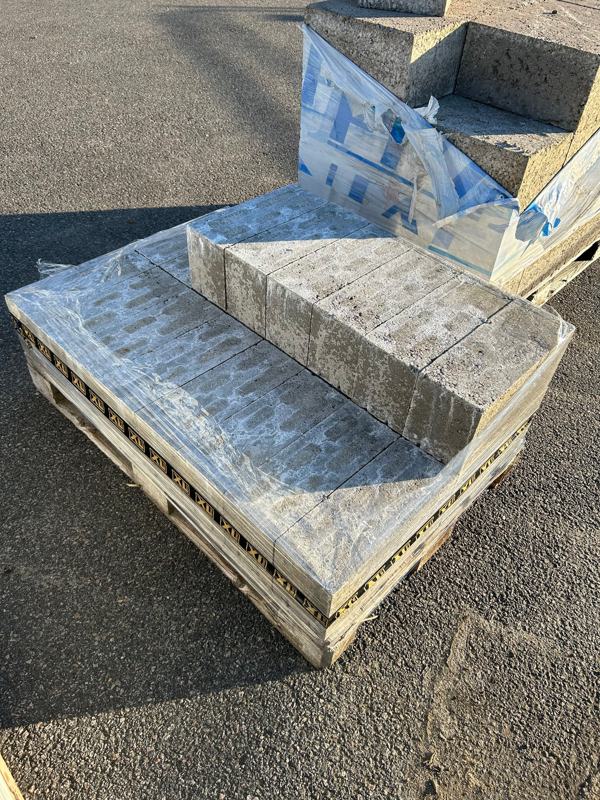 Pall Finja Betong Hålsten 15H 190×150×390 mm – 22 st