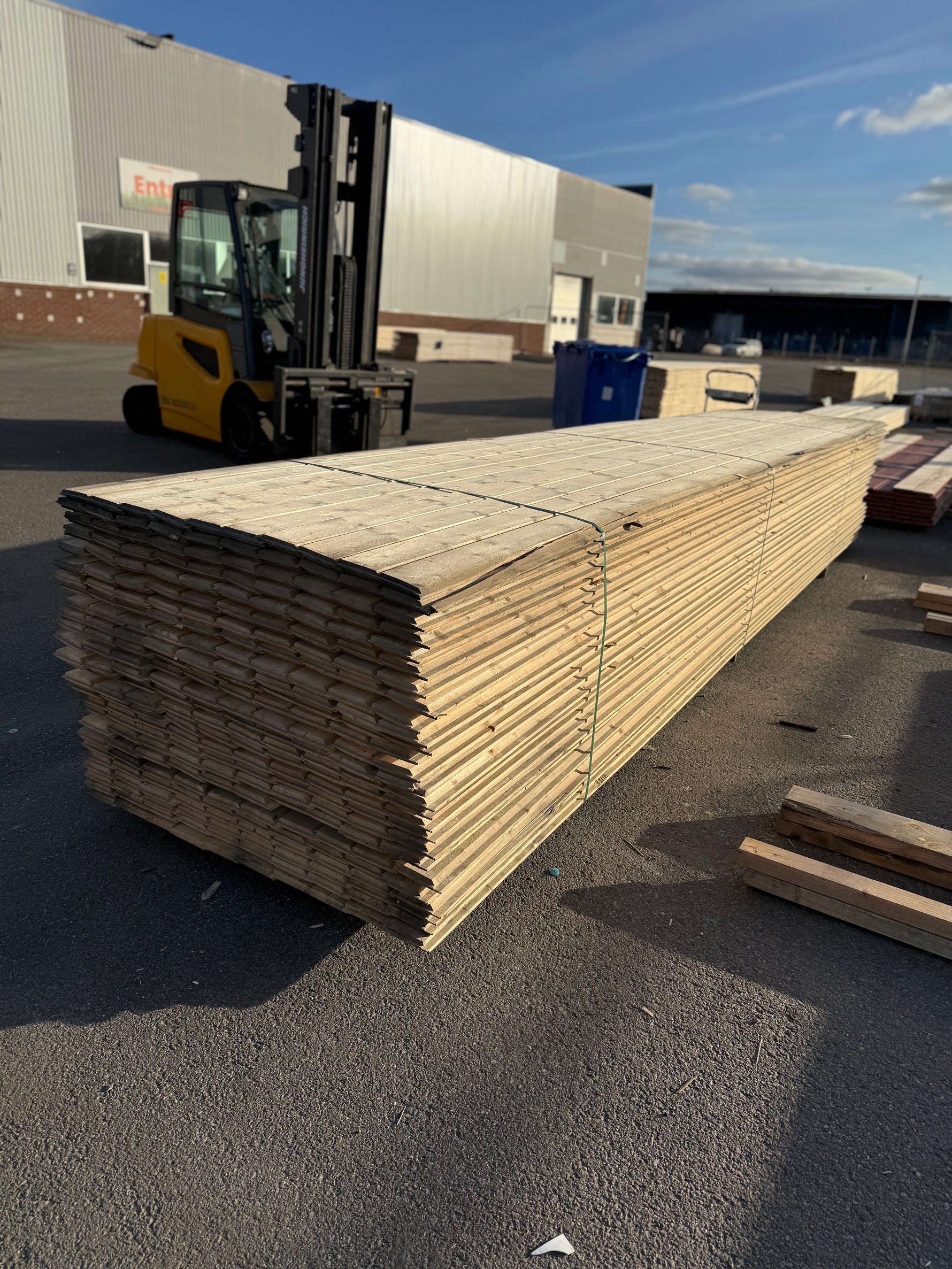 Paket Ytterpanel Enkelfas Fals Ändspont 22x120mm – 250 st 5,40 m - Spirec