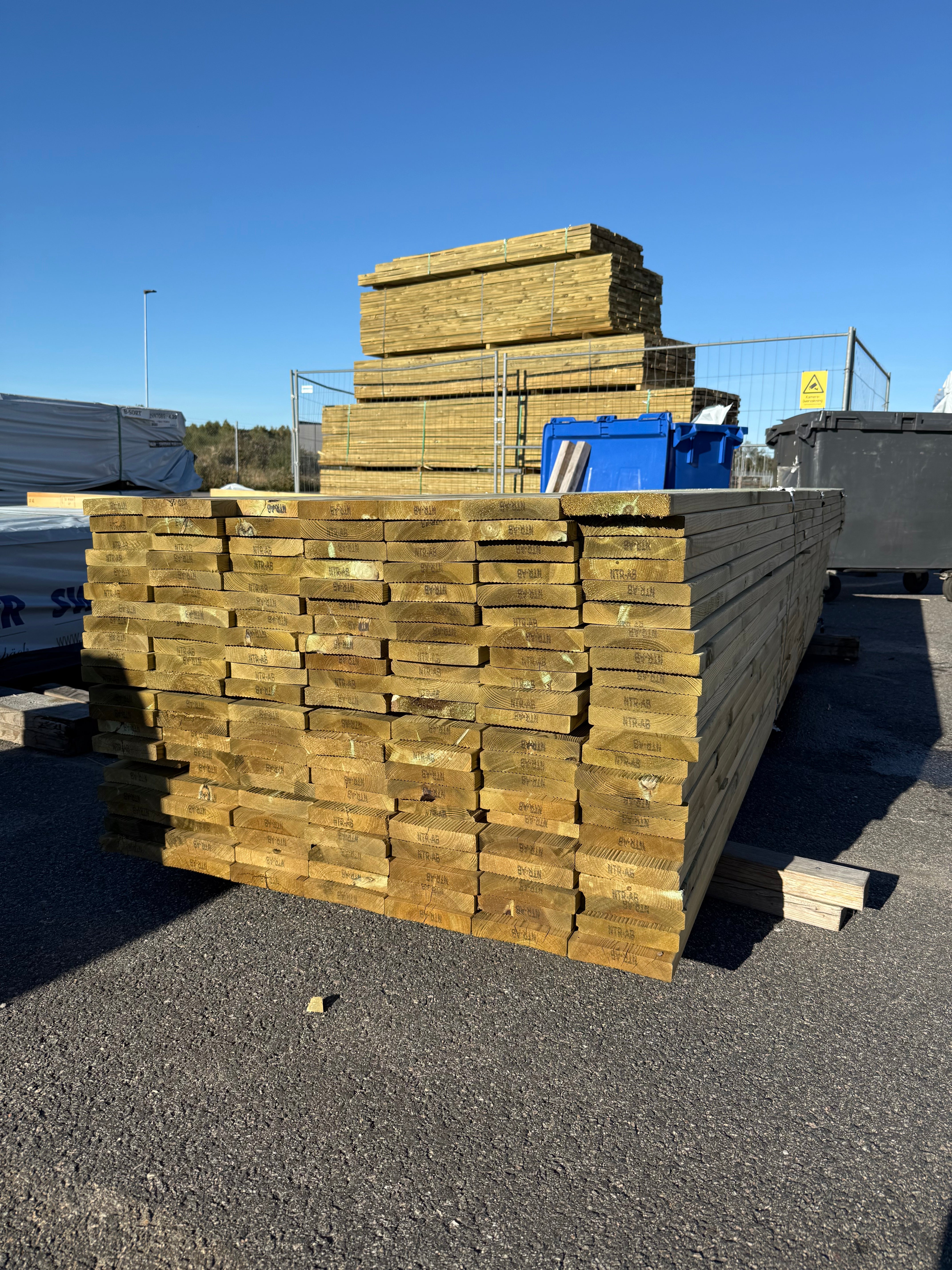 Paket Rillad Trall 28x145mm – 147 st (3,60 m, furu, NTR AB, B-sort)