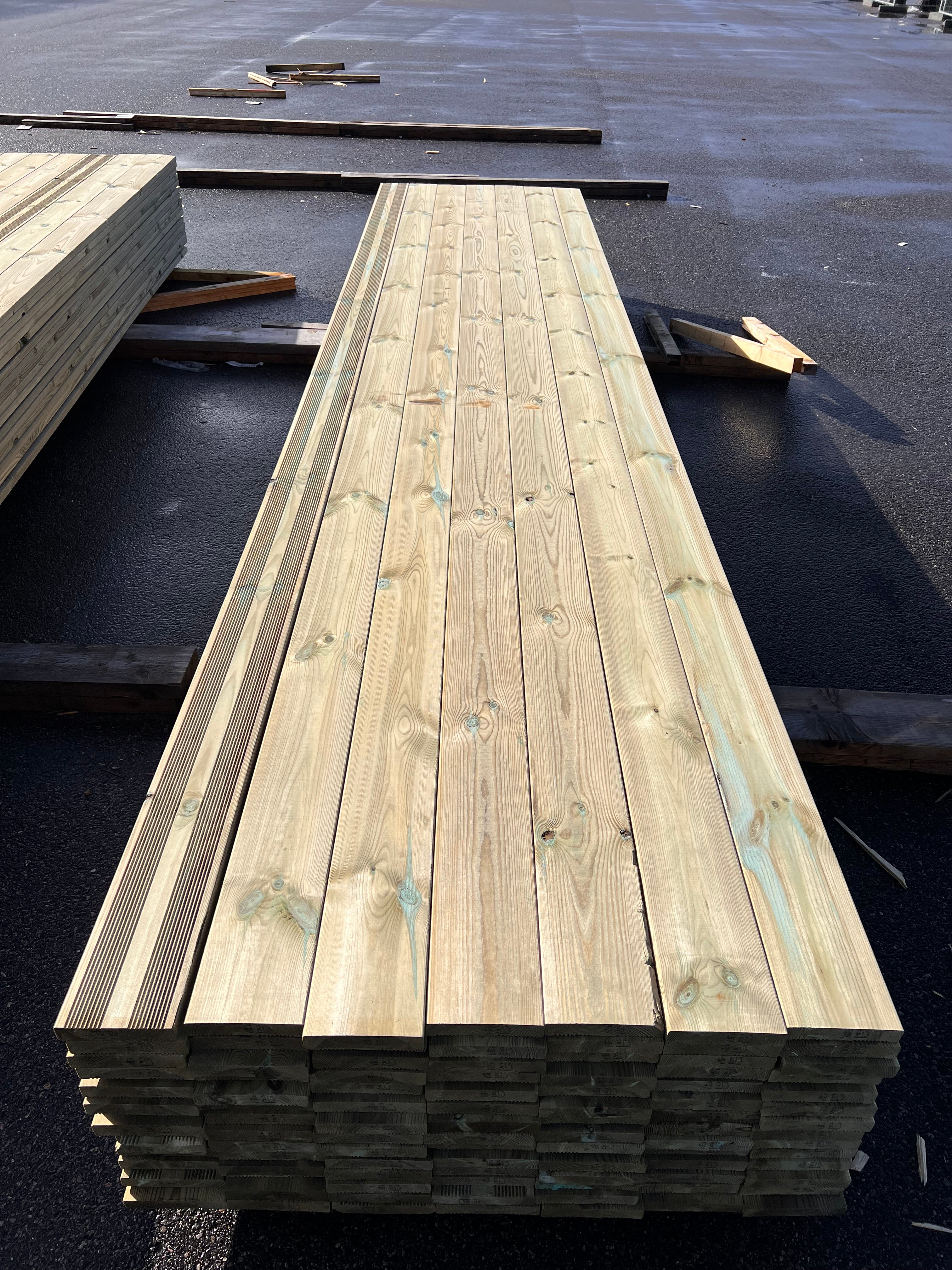 Paket tryckimpregnerad trall 27x145 Rillad 98 st 4.80m (B-sortering)